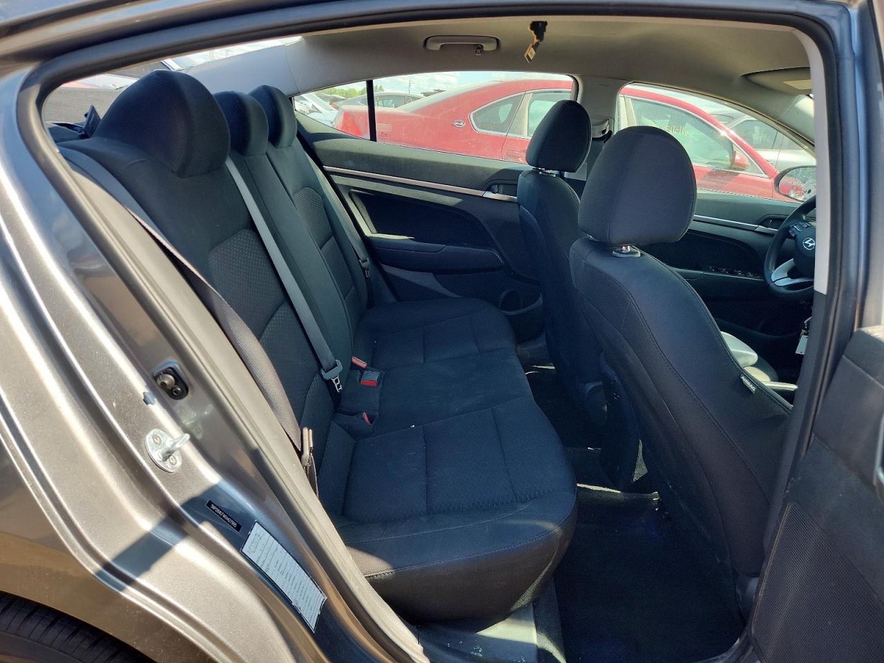 2019 Hyundai Elantra Sel Silver vin: 5NPD84LF4KH427995