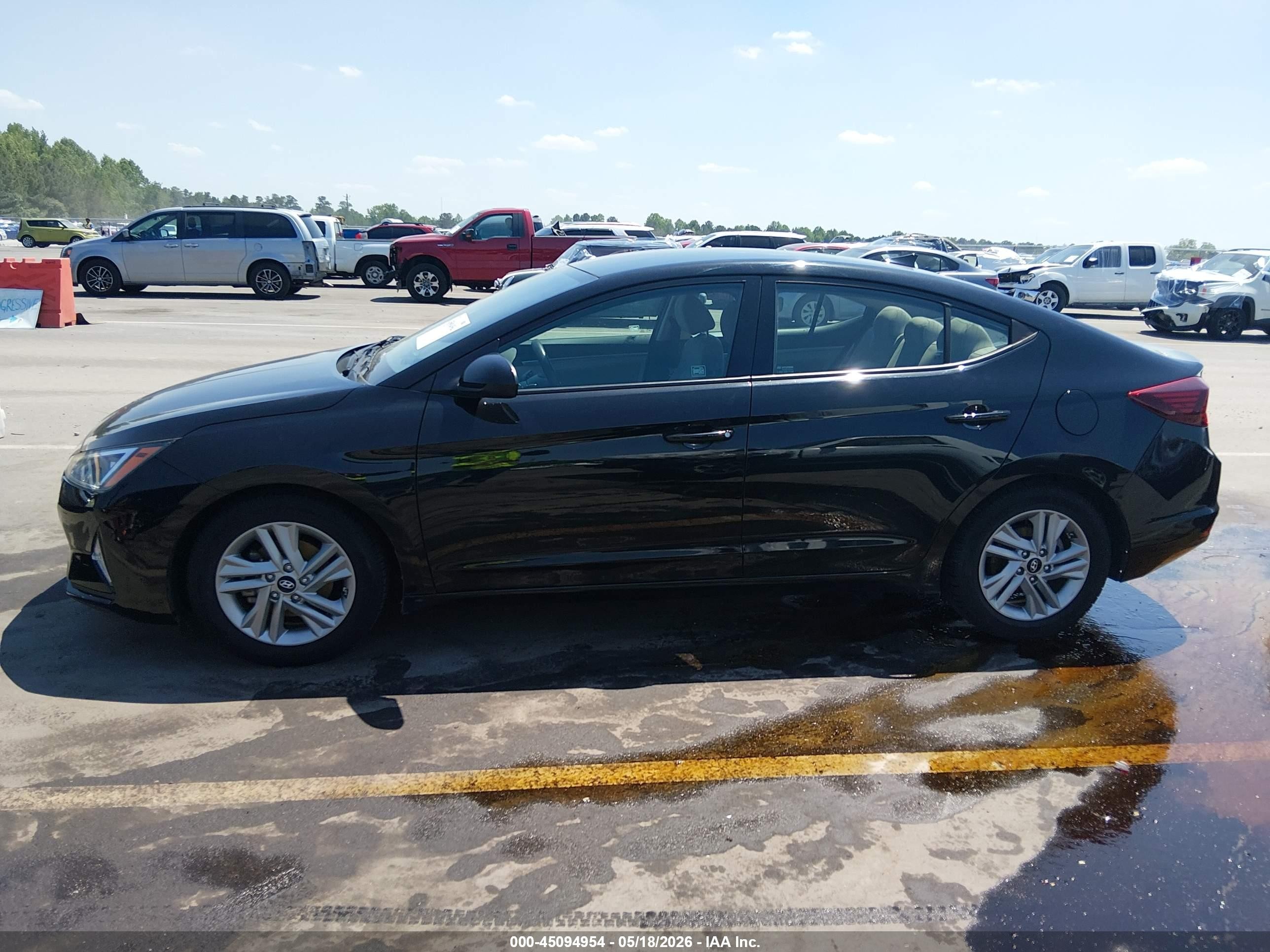 2020 Hyundai Elantra Sel Black vin: 5NPD84LF4LH548365