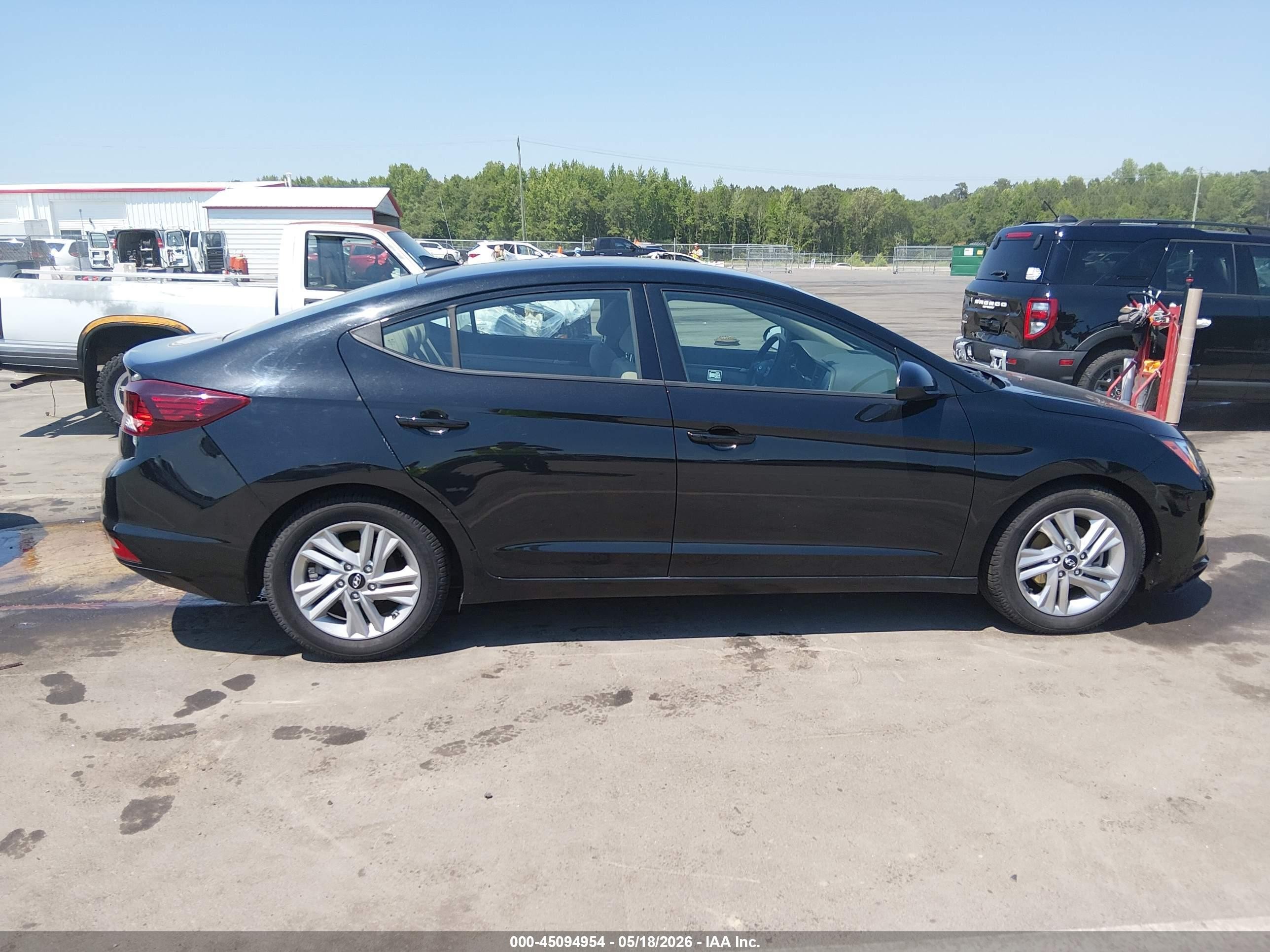 2020 Hyundai Elantra Sel Black vin: 5NPD84LF4LH548365