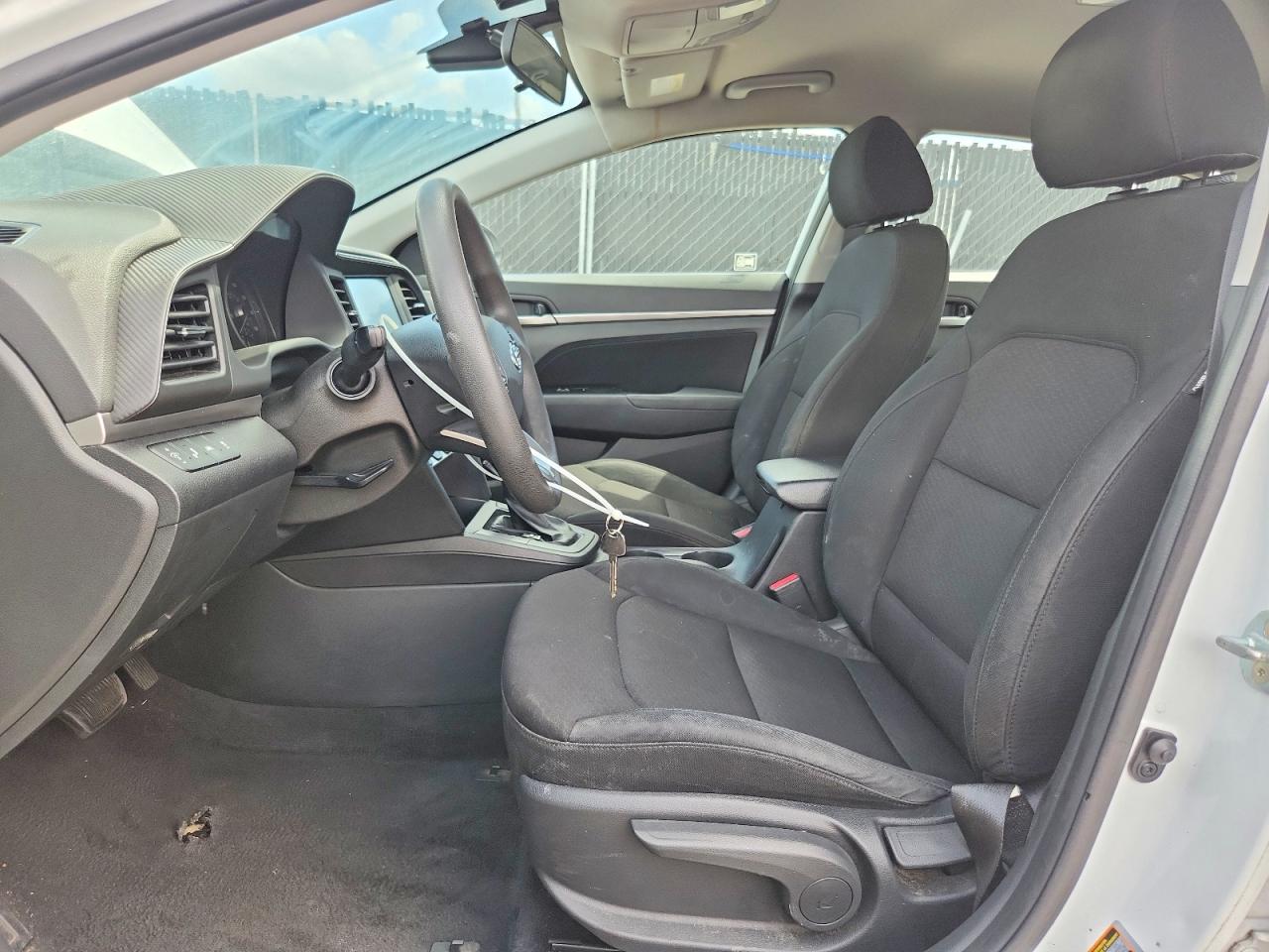 2020 Hyundai Elantra Sel White vin: 5NPD84LF4LH577820