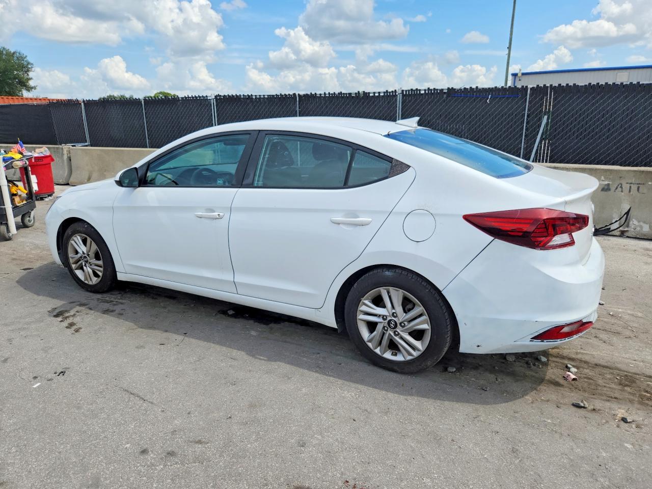 2020 Hyundai Elantra Sel White vin: 5NPD84LF4LH577820