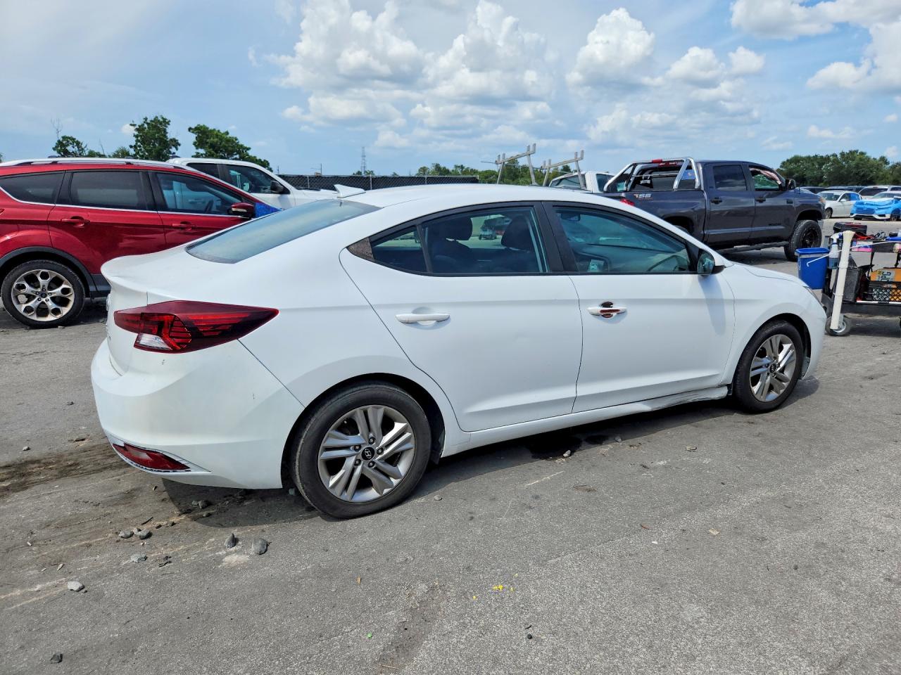 2020 Hyundai Elantra Sel White vin: 5NPD84LF4LH577820