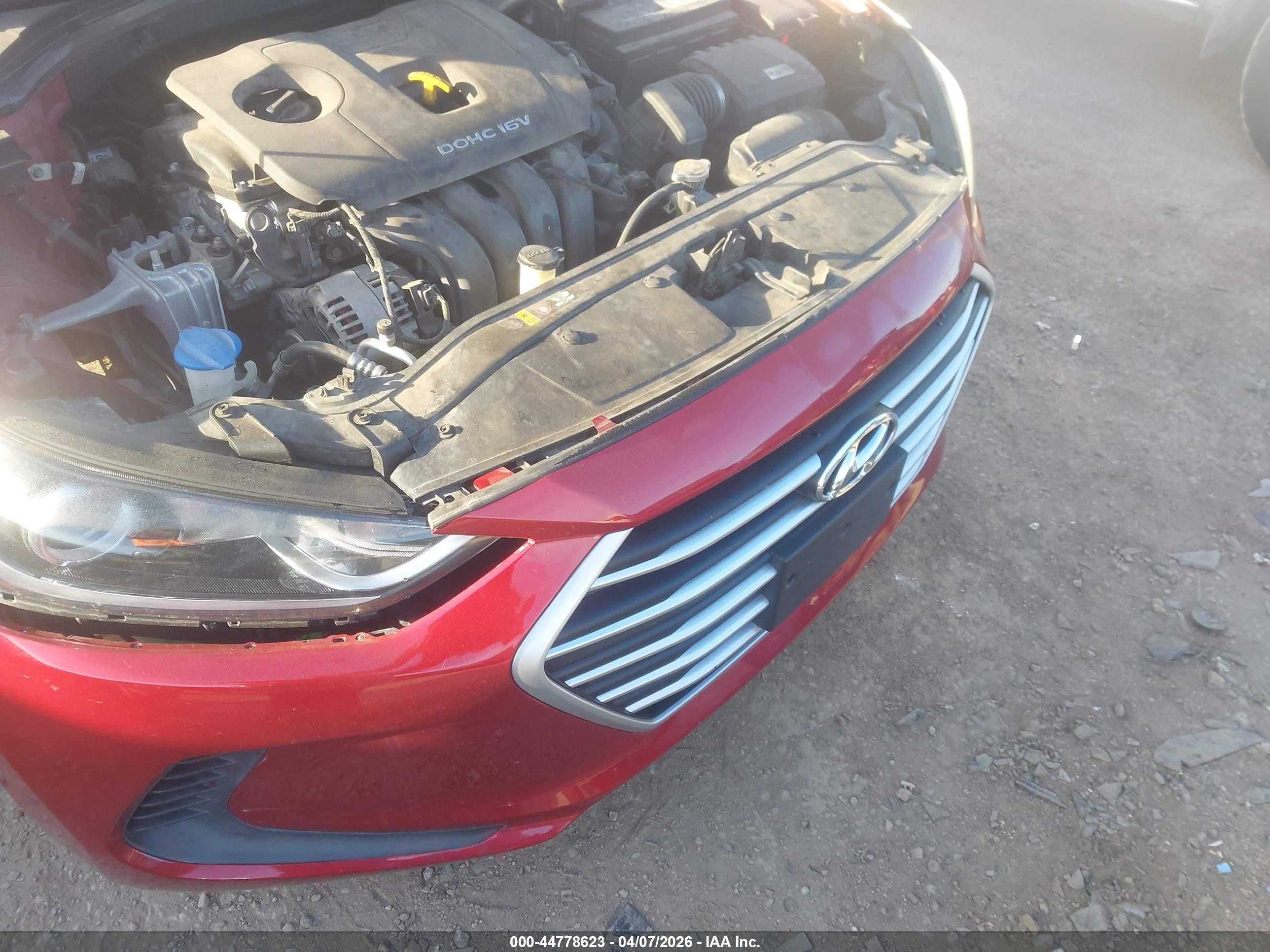 2017 Hyundai Elantra Se Maroon vin: 5NPD84LF5HH153022