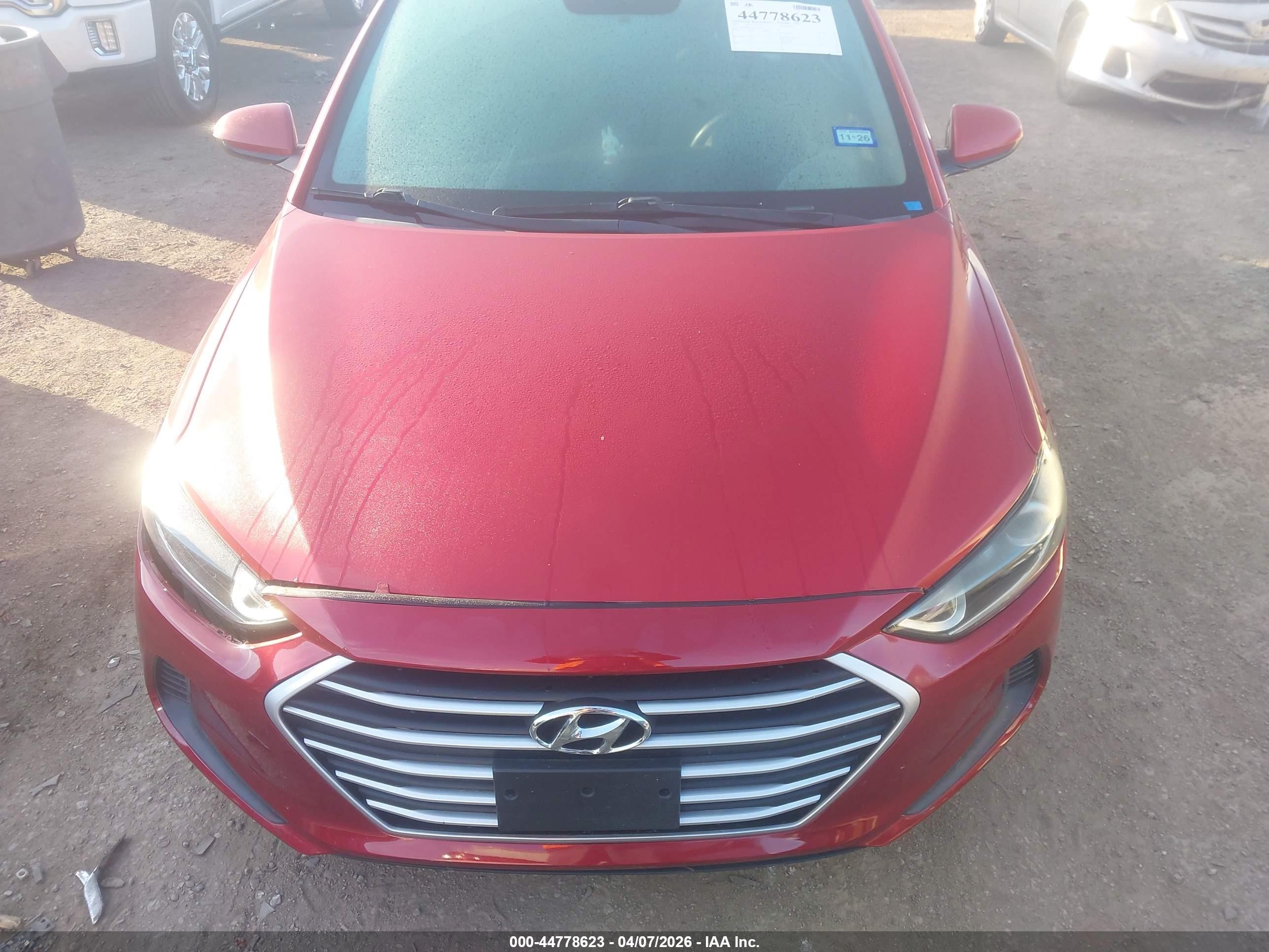 2017 Hyundai Elantra Se Maroon vin: 5NPD84LF5HH153022