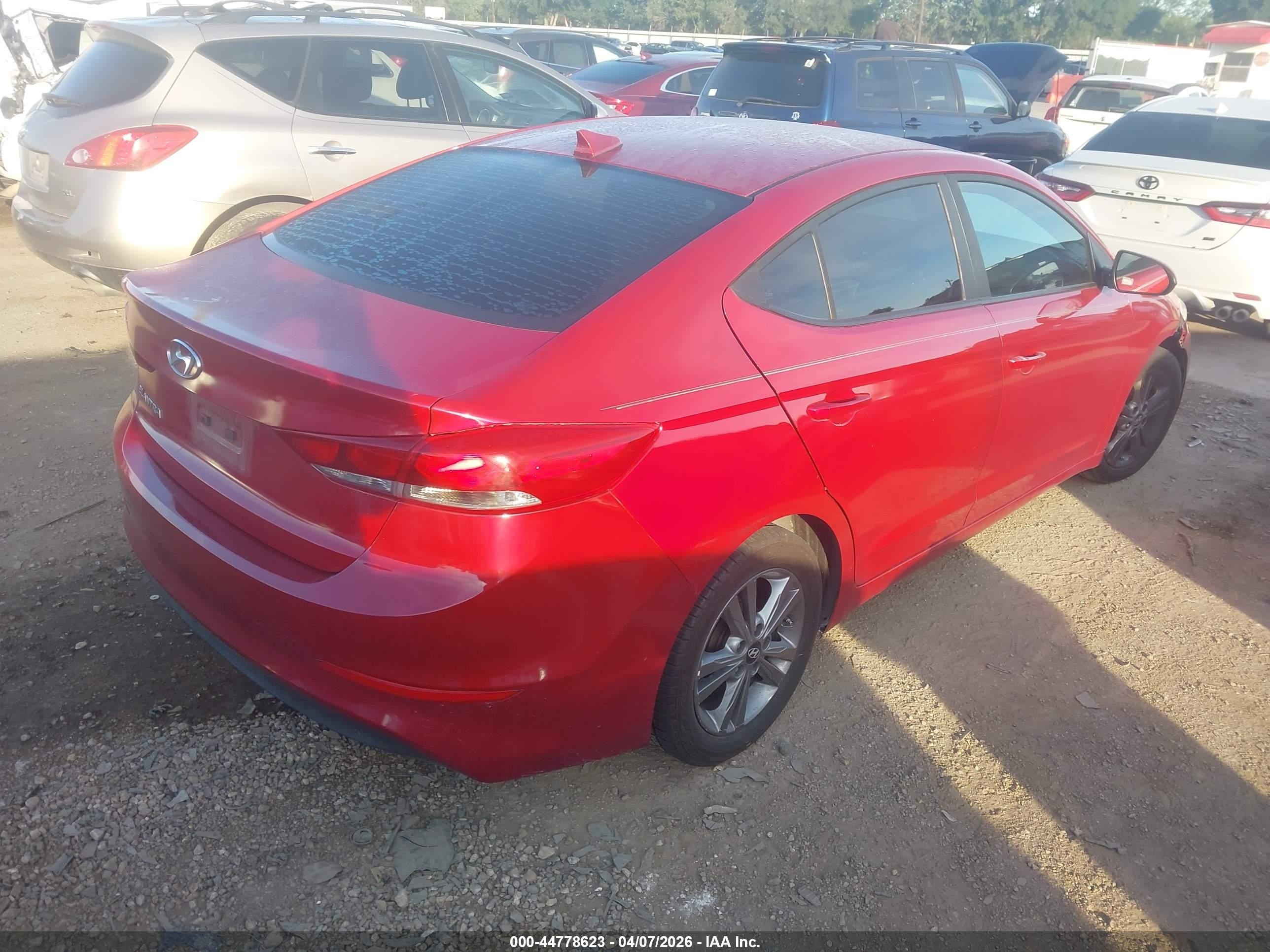 2017 Hyundai Elantra Se Maroon vin: 5NPD84LF5HH153022