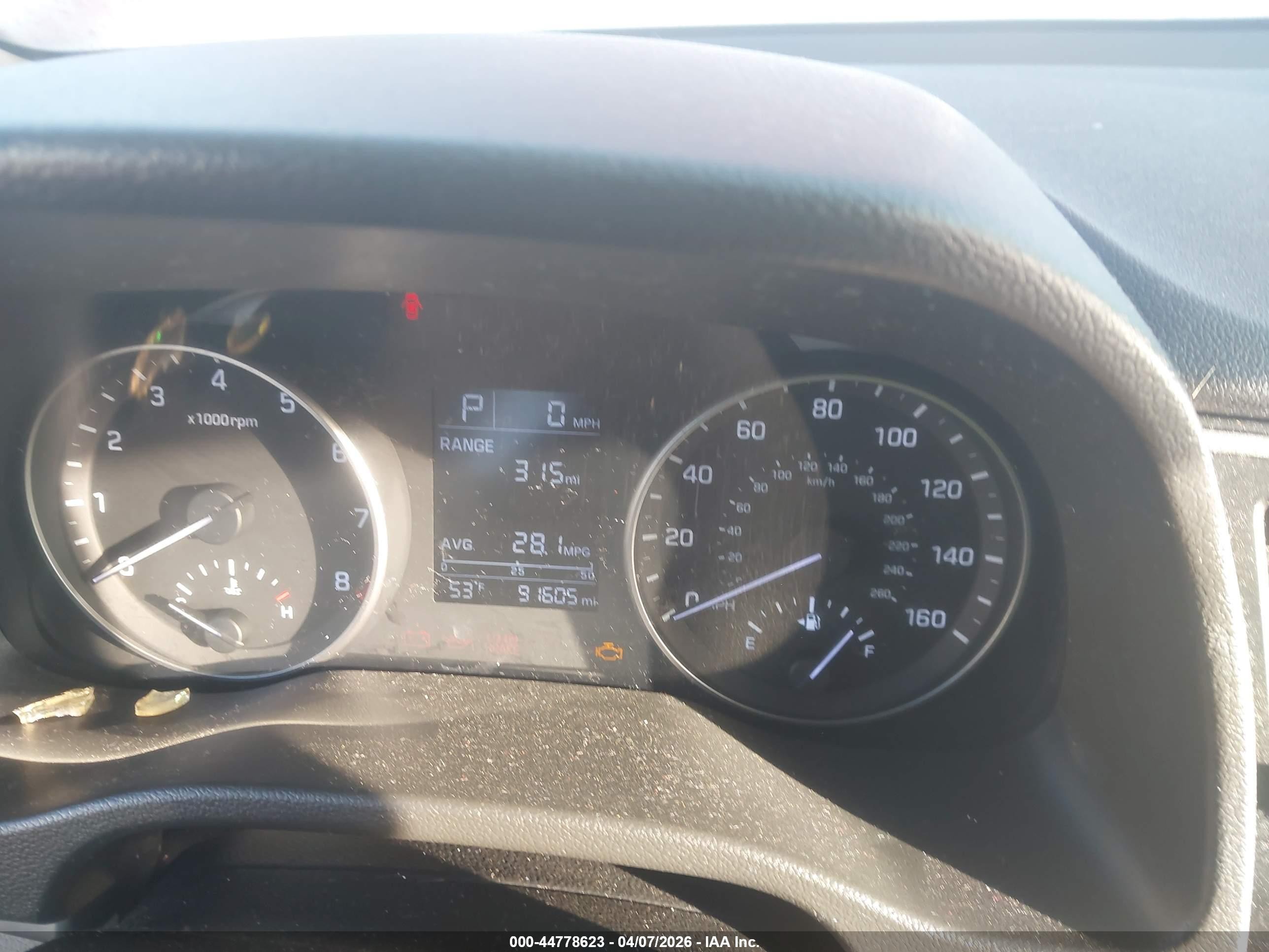 2017 Hyundai Elantra Se Maroon vin: 5NPD84LF5HH153022