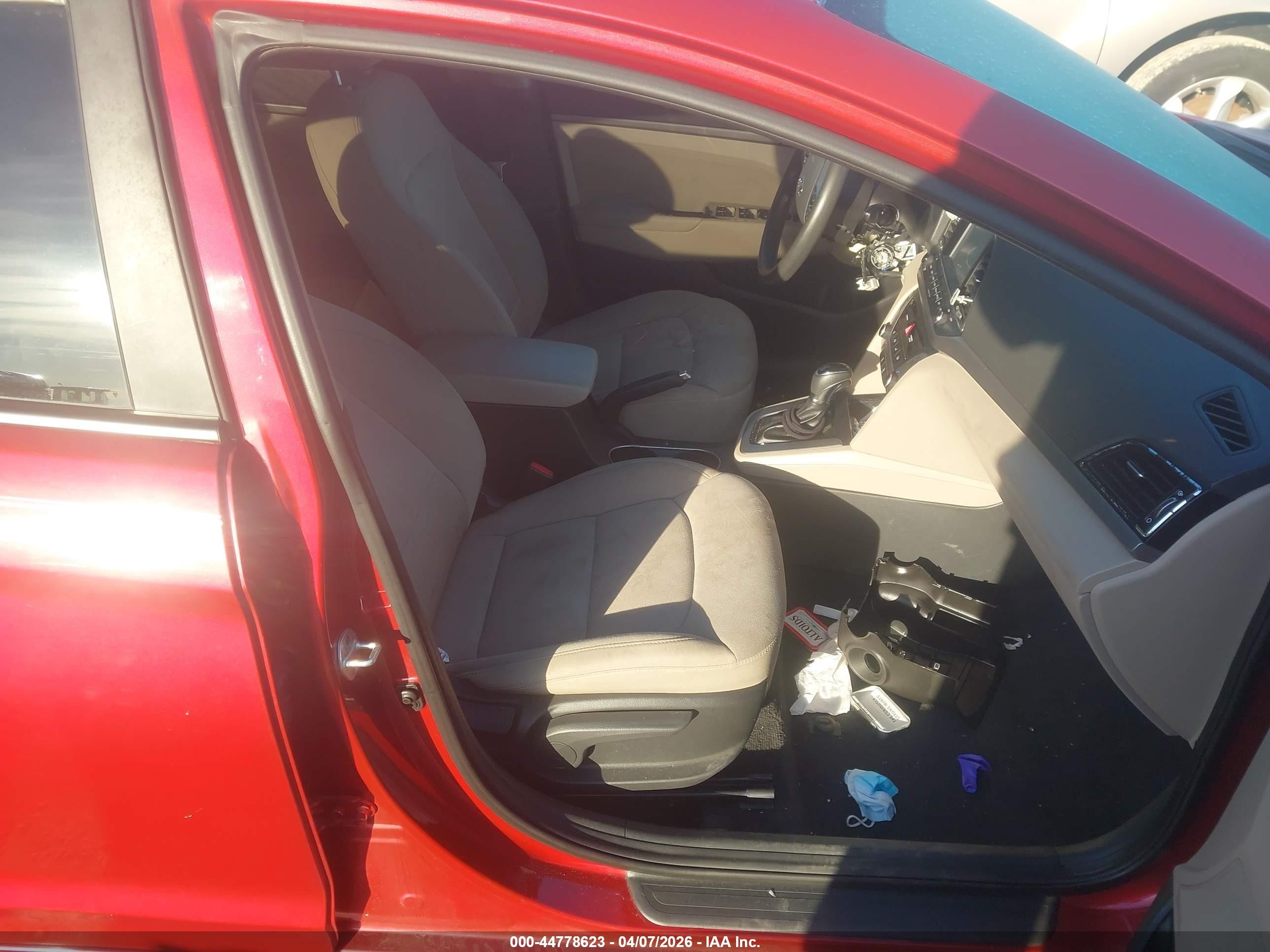 2017 Hyundai Elantra Se Maroon vin: 5NPD84LF5HH153022