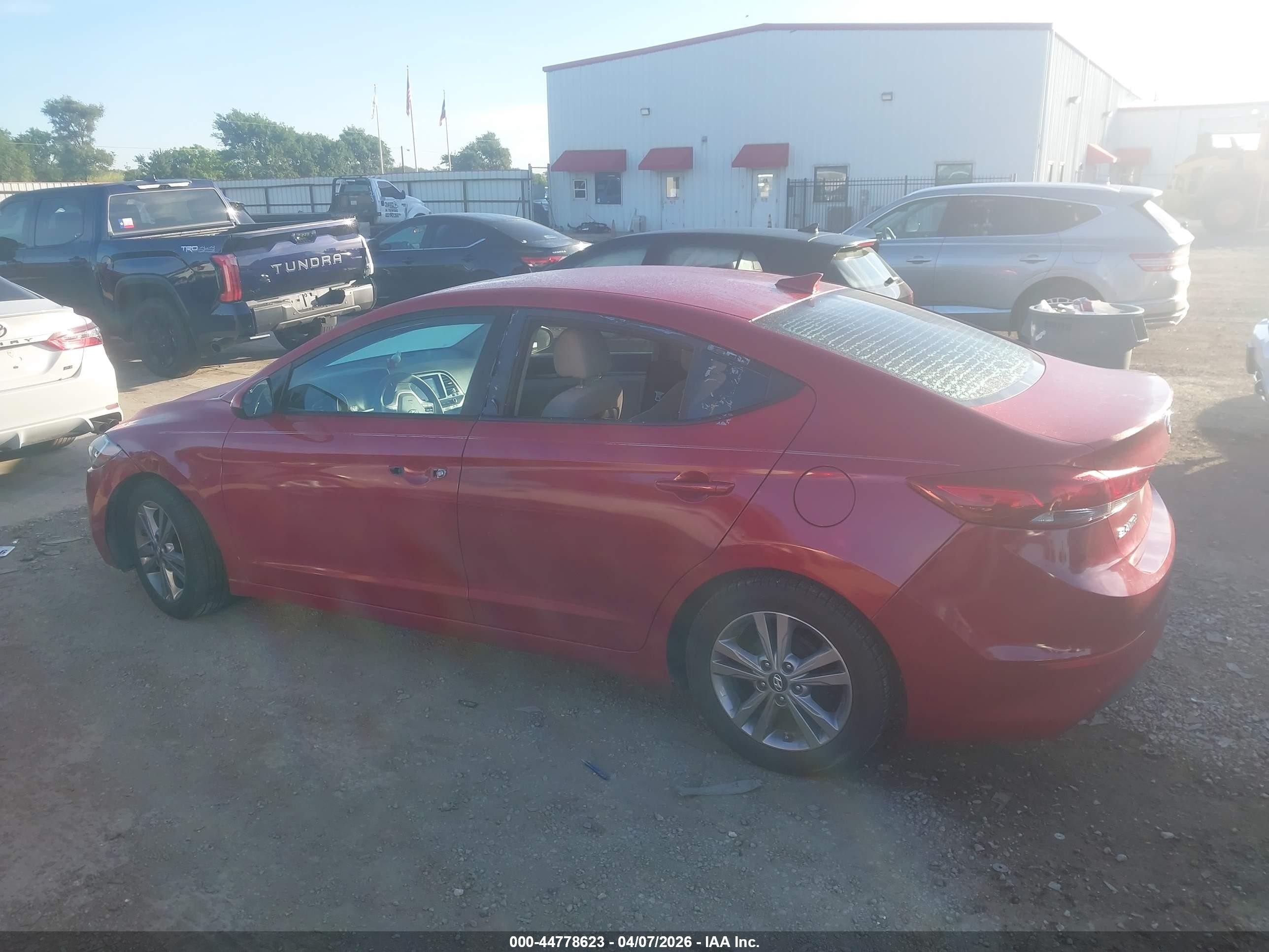2017 Hyundai Elantra Se Maroon vin: 5NPD84LF5HH153022