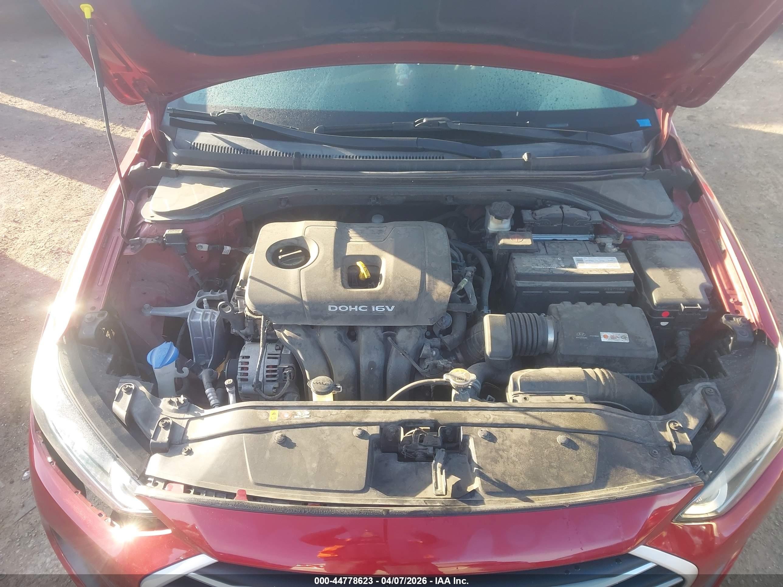 2017 Hyundai Elantra Se Maroon vin: 5NPD84LF5HH153022