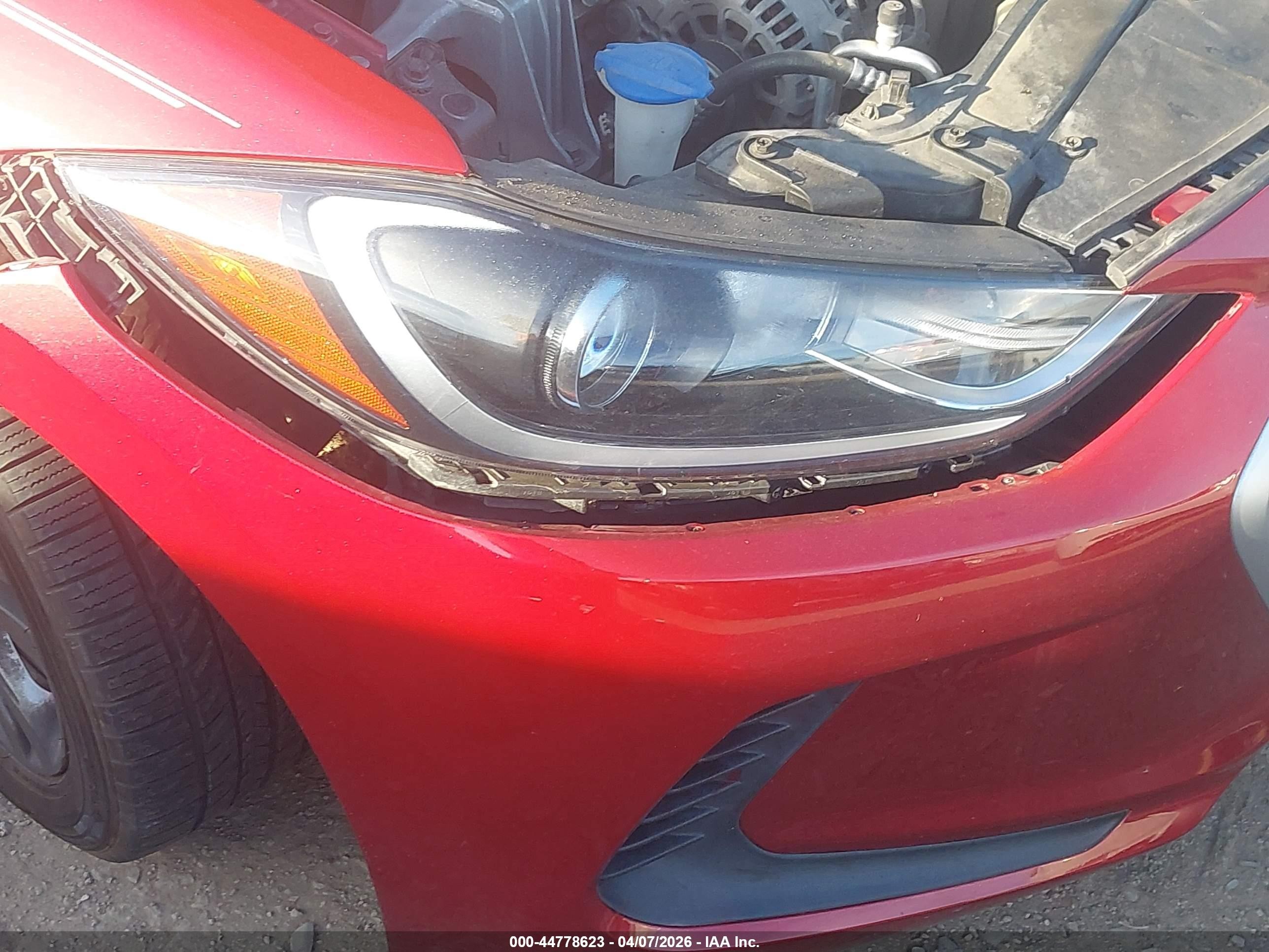 2017 Hyundai Elantra Se Maroon vin: 5NPD84LF5HH153022