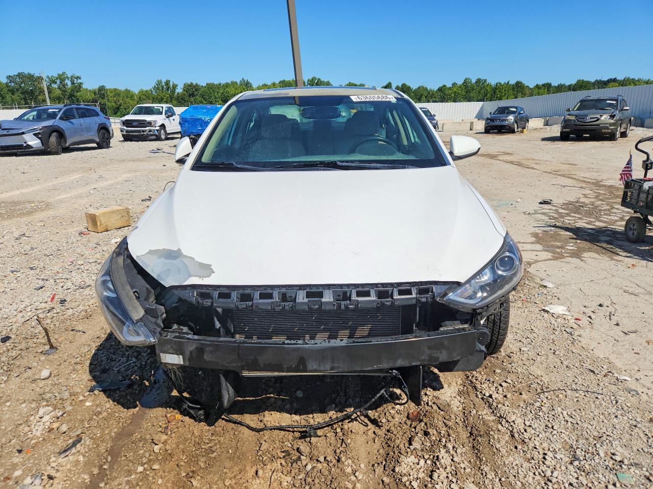2017 Hyundai Elantra Value Edition Белый vin: 5NPD84LF5HH187431