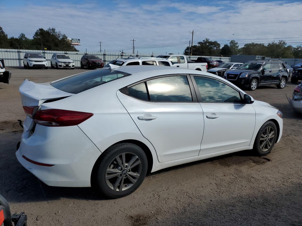 2018 Hyundai Elantra Sel White vin: 5NPD84LF5JH233006