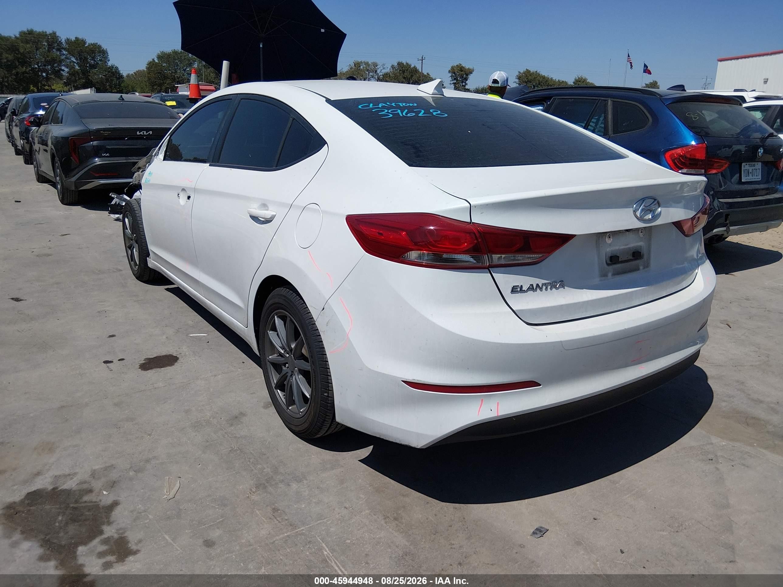 2018 Hyundai Elantra Value Edition White vin: 5NPD84LF5JH261551