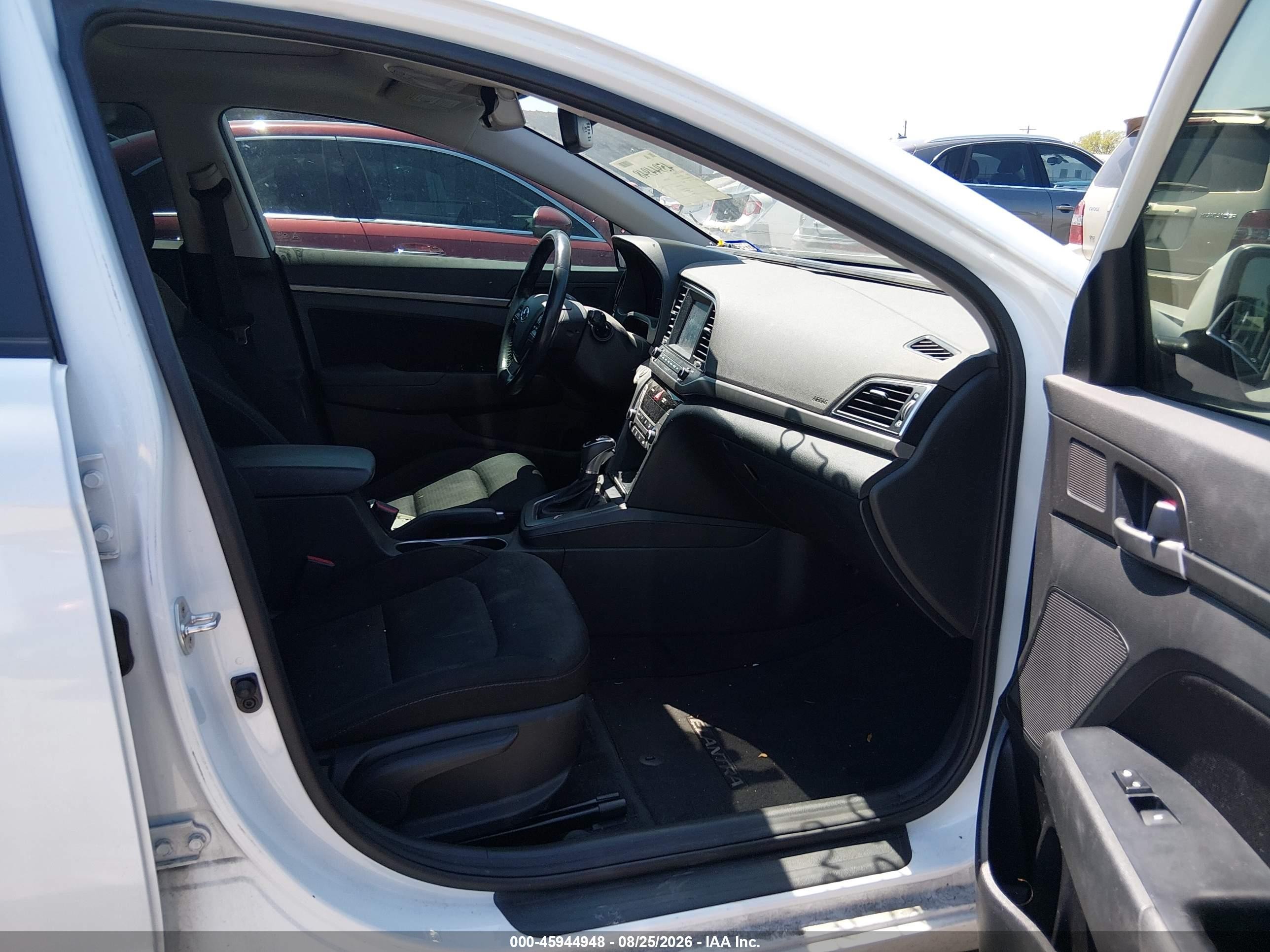 2018 Hyundai Elantra Value Edition White vin: 5NPD84LF5JH261551