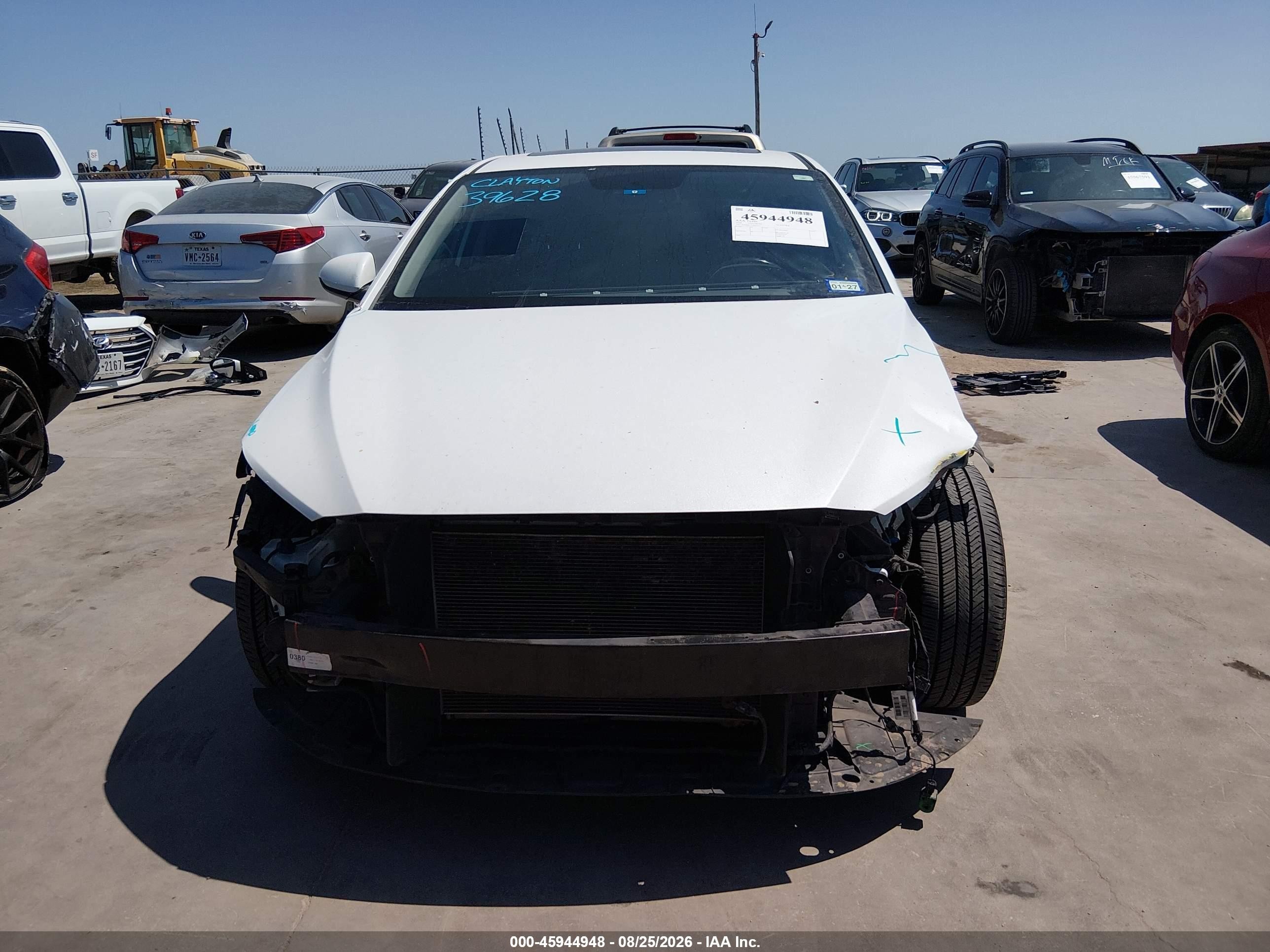 2018 Hyundai Elantra Value Edition White vin: 5NPD84LF5JH261551