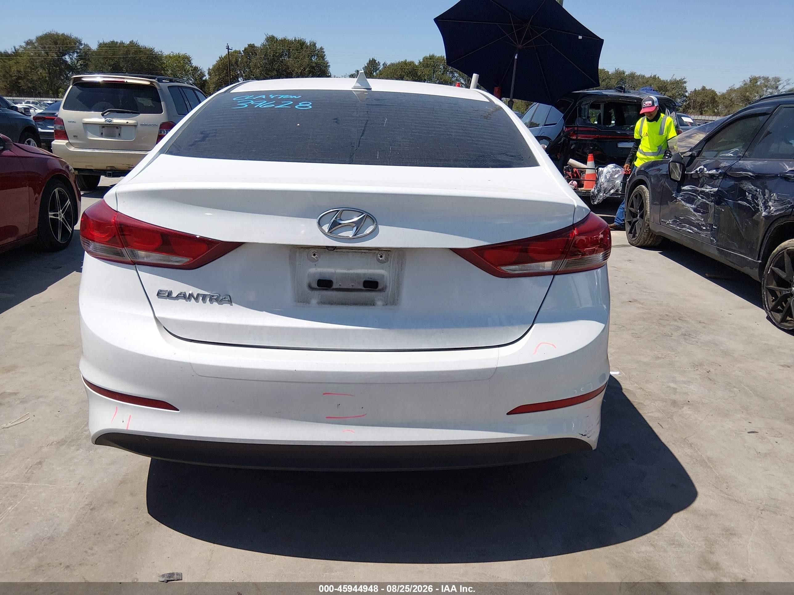 2018 Hyundai Elantra Value Edition White vin: 5NPD84LF5JH261551