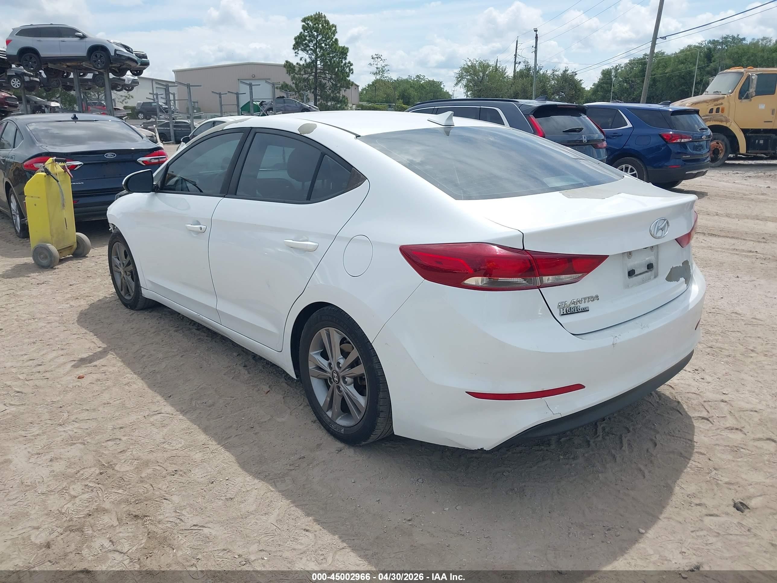 2018 Hyundai Elantra Sel White vin: 5NPD84LF5JH303023