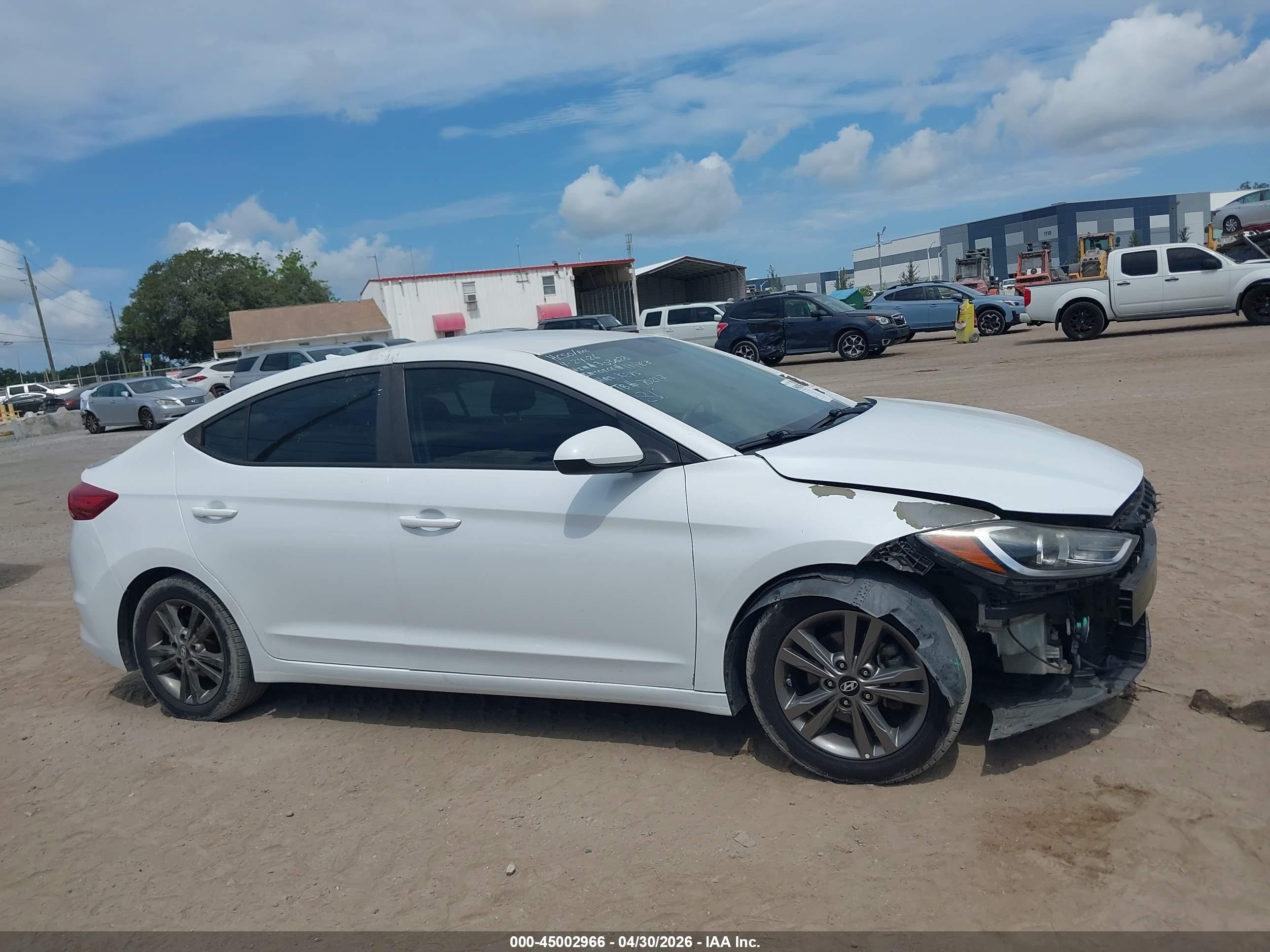 2018 Hyundai Elantra Sel White vin: 5NPD84LF5JH303023
