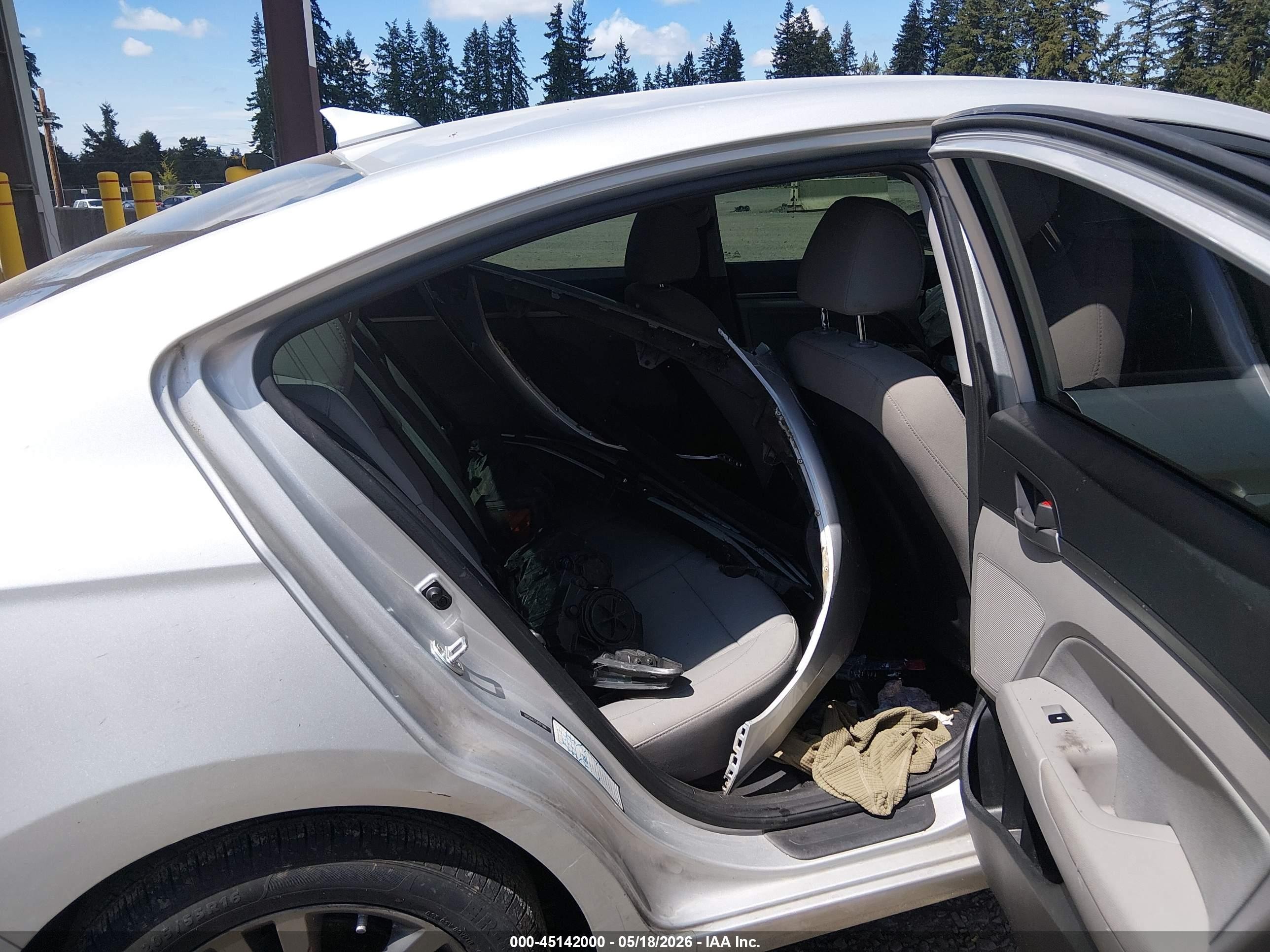 2018 Hyundai Elantra Sel Silver vin: 5NPD84LF5JH317746
