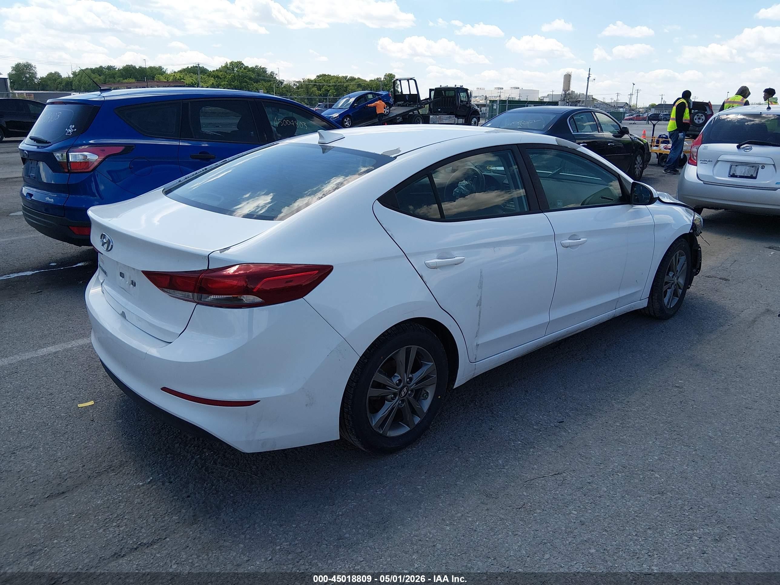 2018 Hyundai Elantra Sel White vin: 5NPD84LF5JH327189