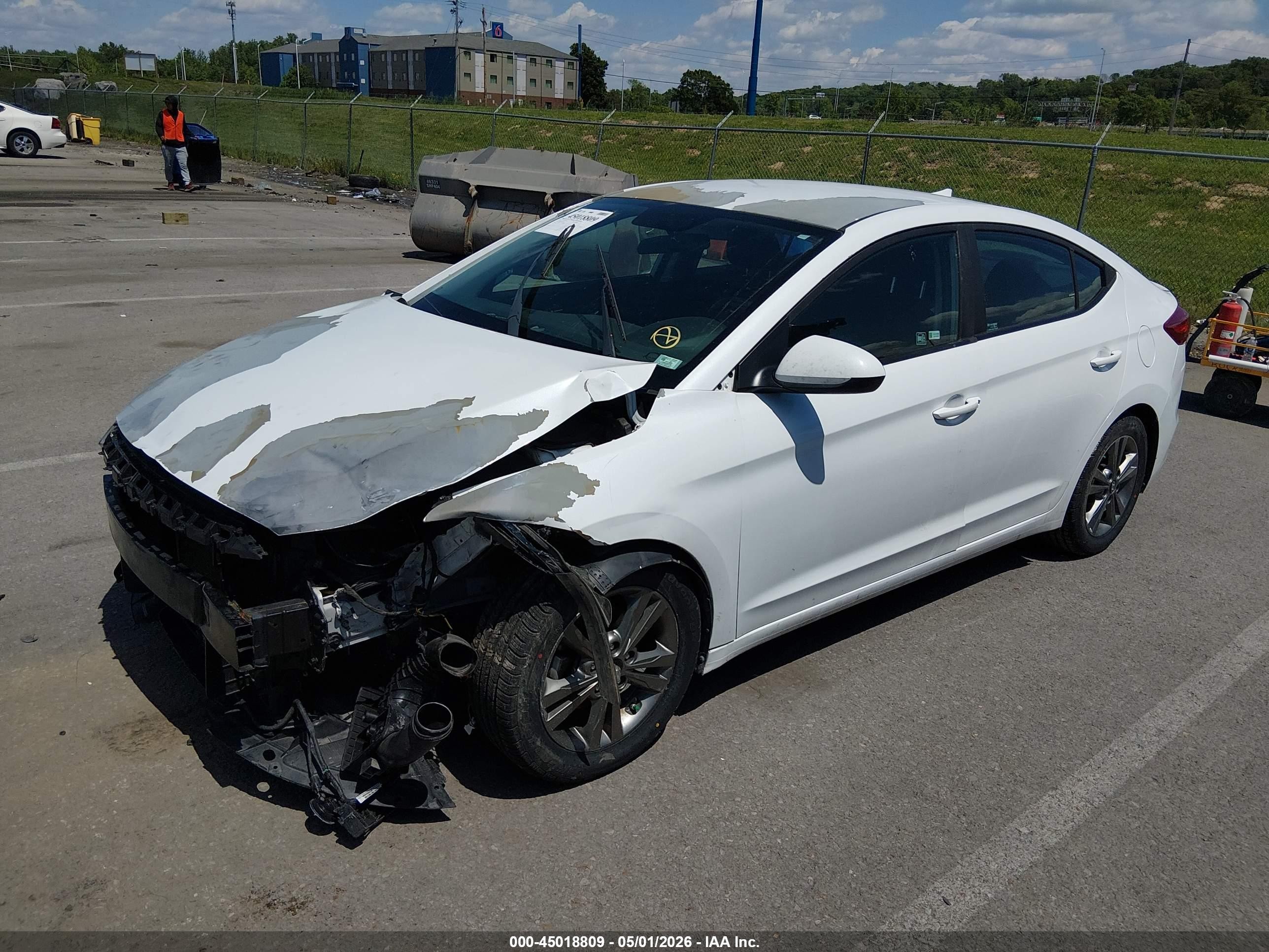 2018 Hyundai Elantra Sel White vin: 5NPD84LF5JH327189