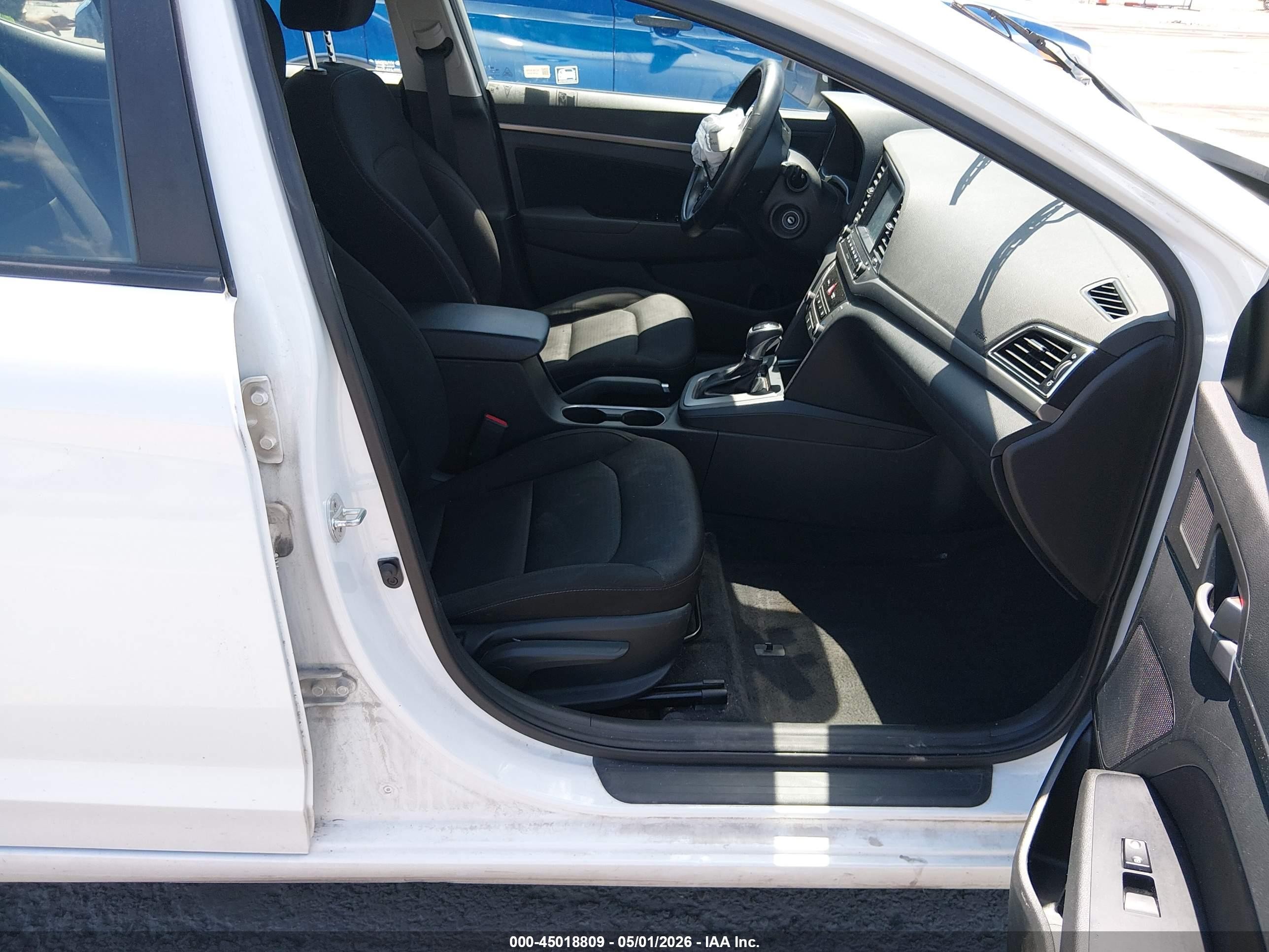 2018 Hyundai Elantra Sel White vin: 5NPD84LF5JH327189