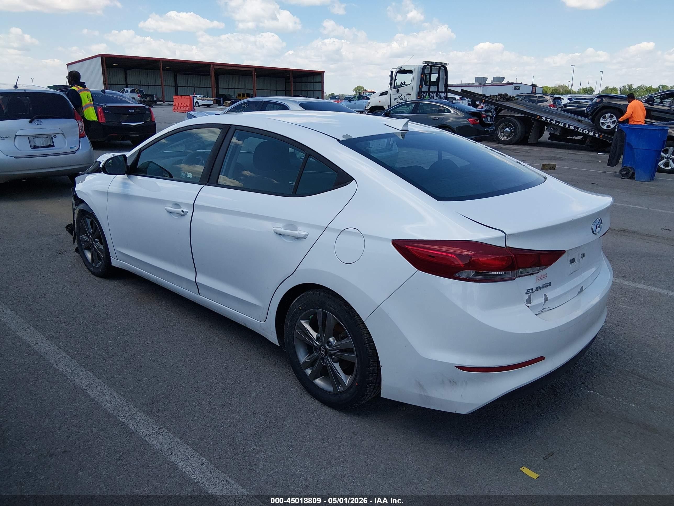 2018 Hyundai Elantra Sel White vin: 5NPD84LF5JH327189