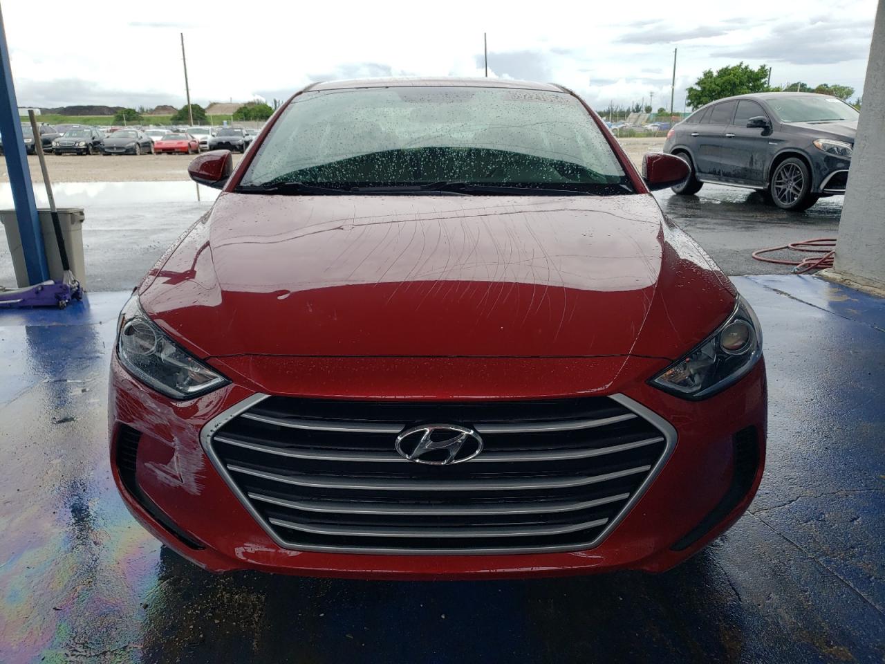 2018 Hyundai Elantra Sel Red vin: 5NPD84LF5JH372729