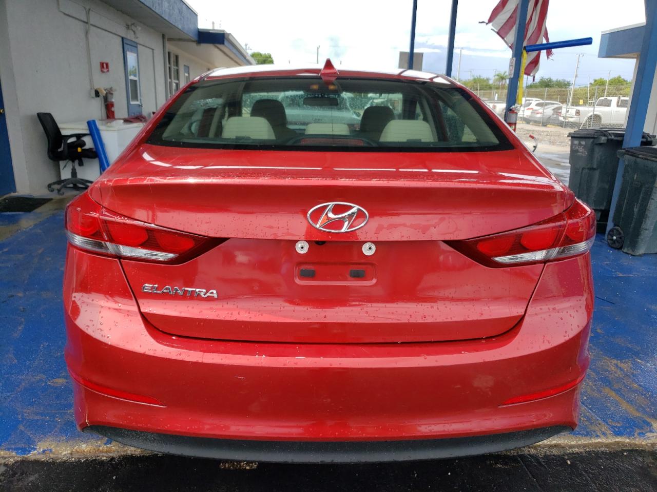 2018 Hyundai Elantra Sel Red vin: 5NPD84LF5JH372729