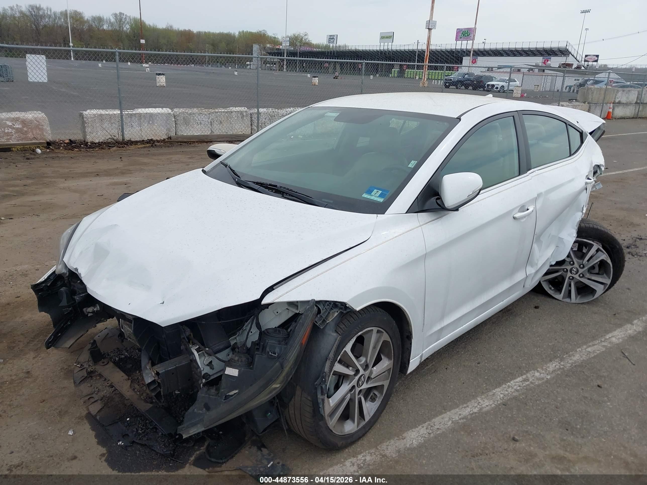 2018 Hyundai Elantra Limited White vin: 5NPD84LF5JH377459