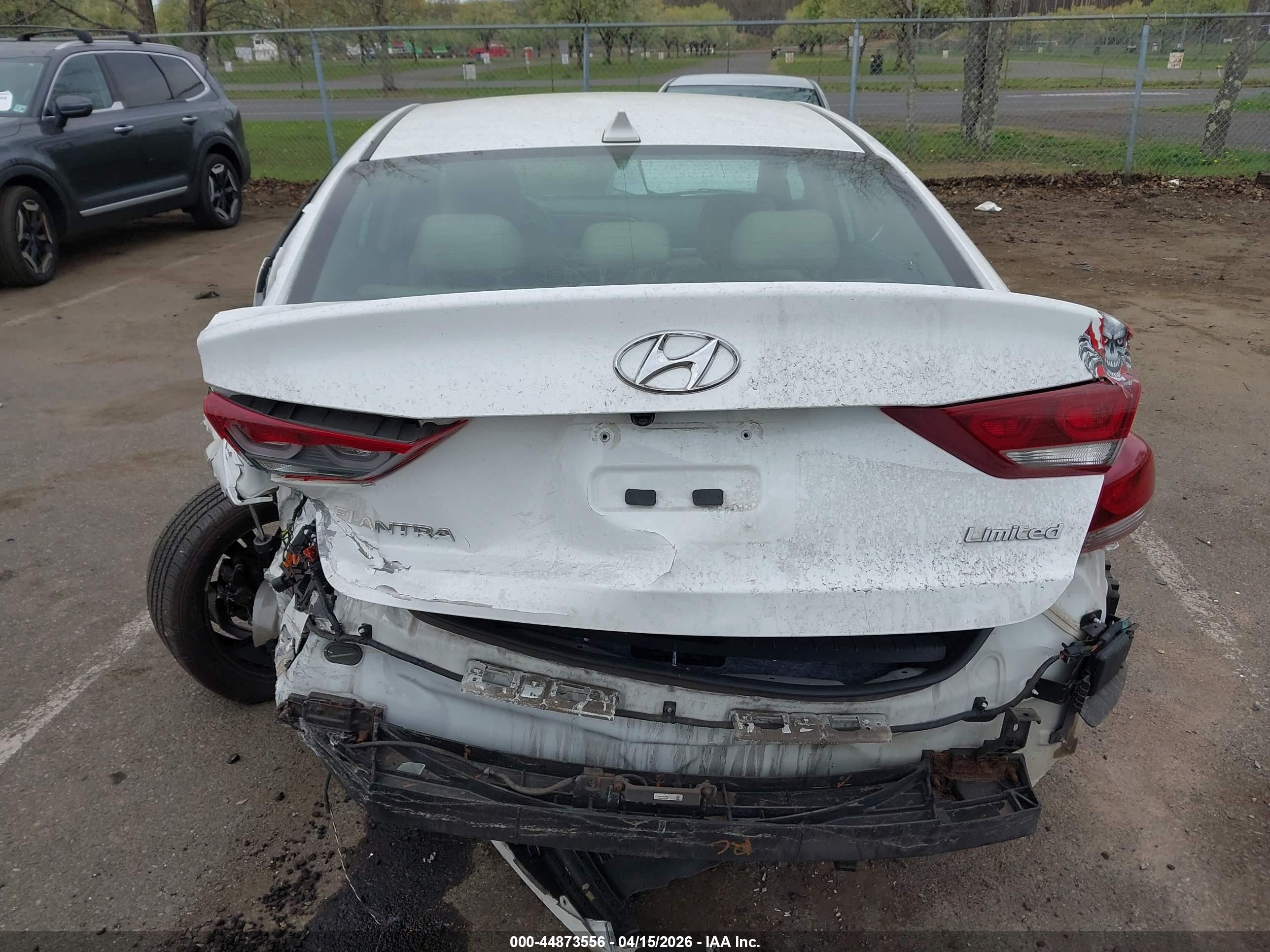 2018 Hyundai Elantra Limited White vin: 5NPD84LF5JH377459