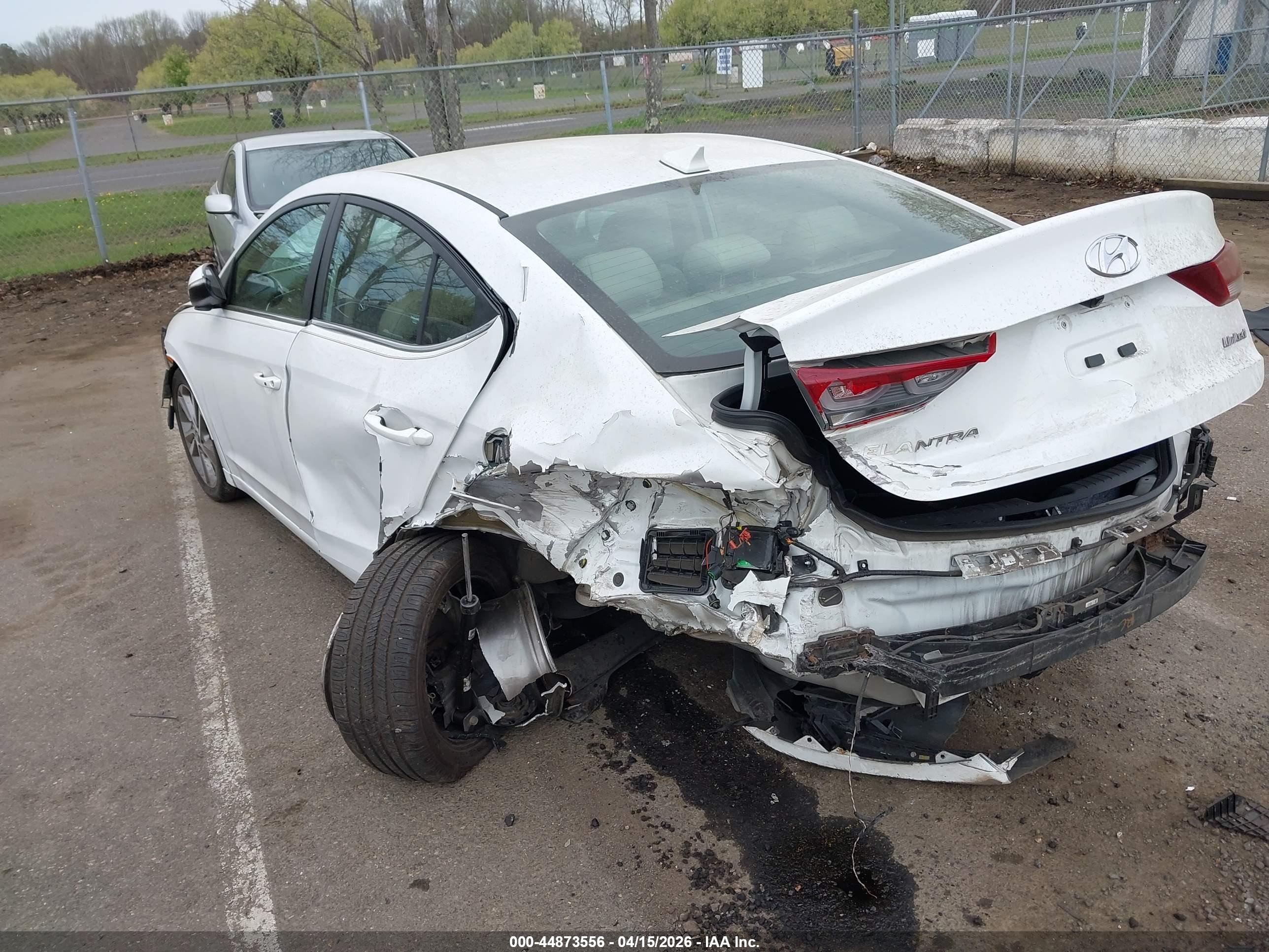 2018 Hyundai Elantra Limited White vin: 5NPD84LF5JH377459