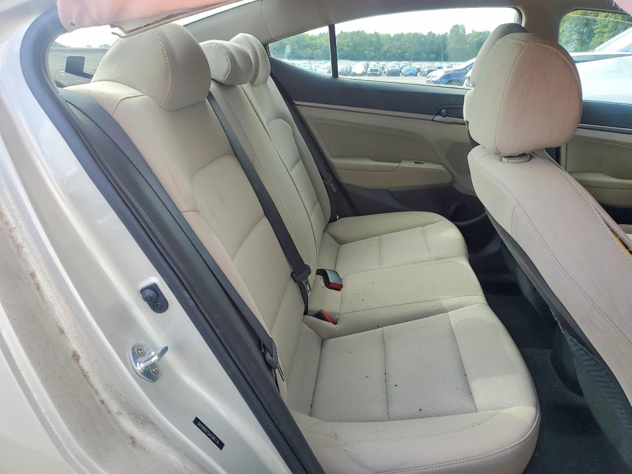 2018 Hyundai Elantra Value Edition Beige vin: 5NPD84LF5JH386176