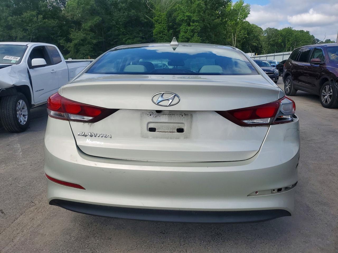 2018 Hyundai Elantra Value Edition Beige vin: 5NPD84LF5JH386176