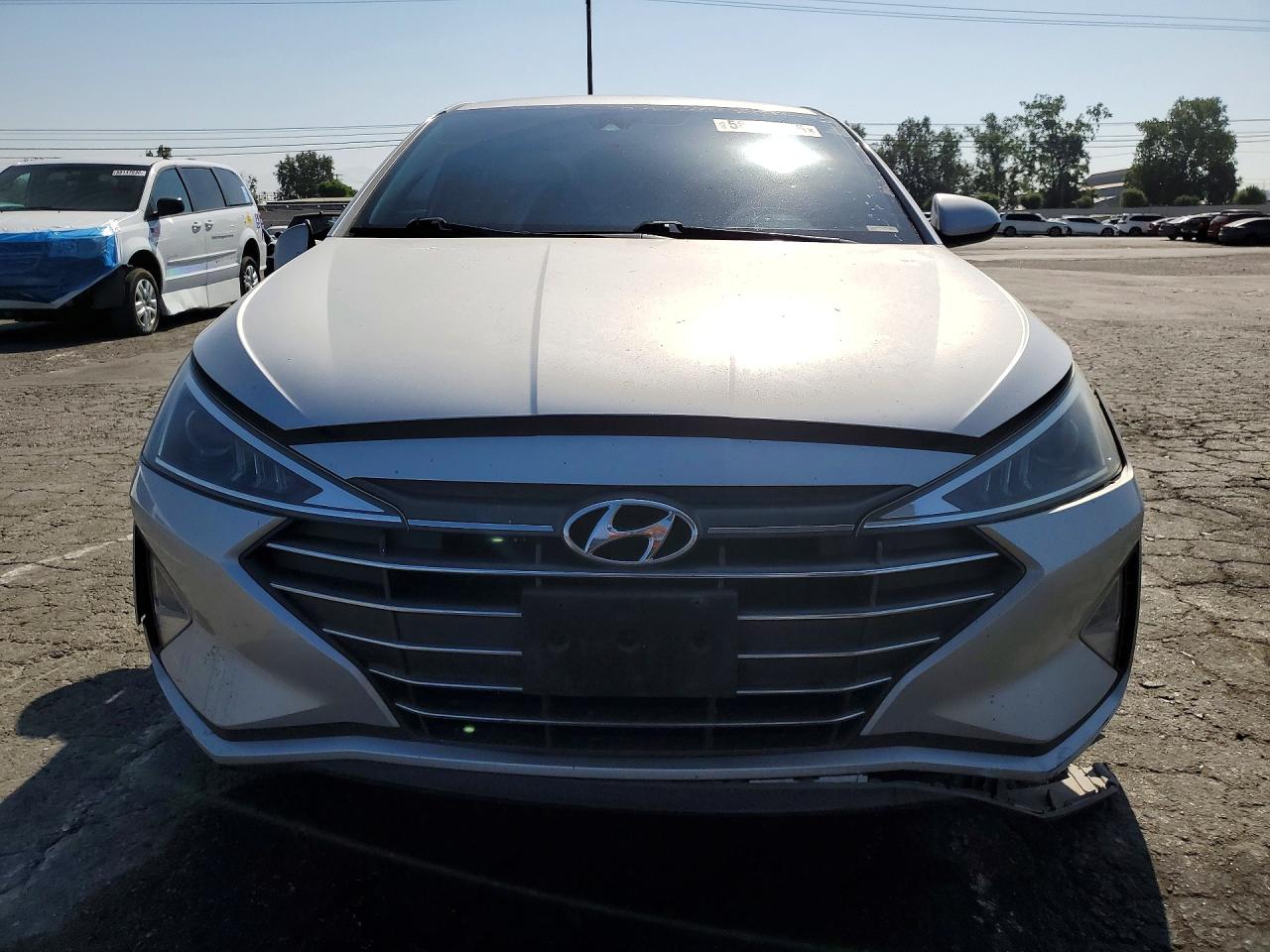 2019 Hyundai Elantra Sel Silver vin: 5NPD84LF5KH449519
