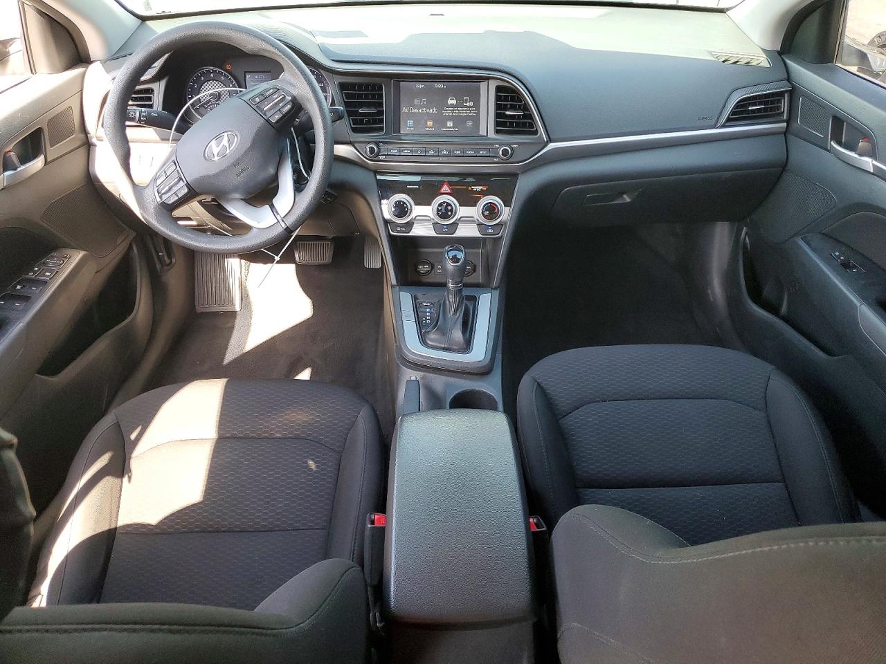 2019 Hyundai Elantra Sel Silver vin: 5NPD84LF5KH449519