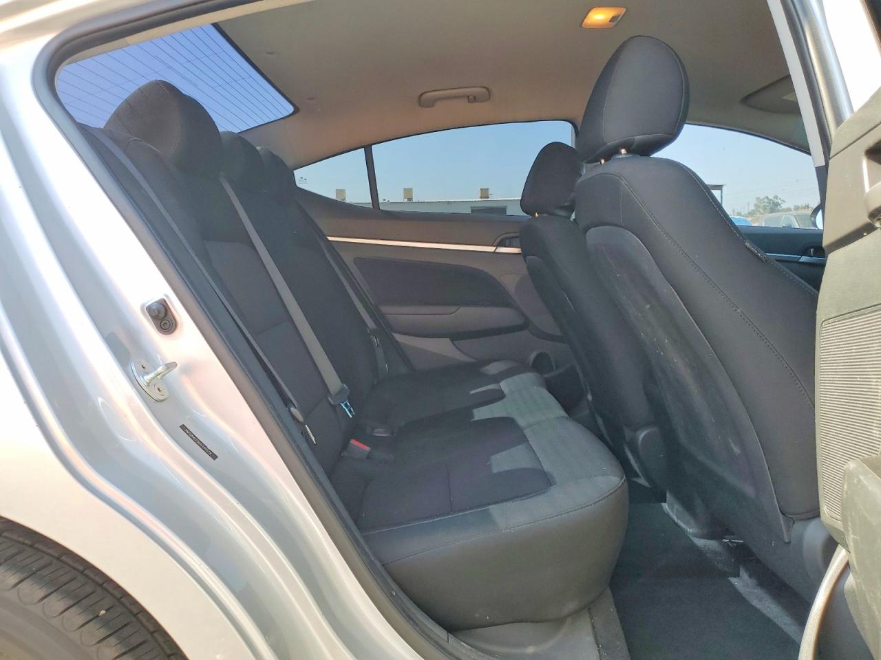 2019 Hyundai Elantra Sel Silver vin: 5NPD84LF5KH449519