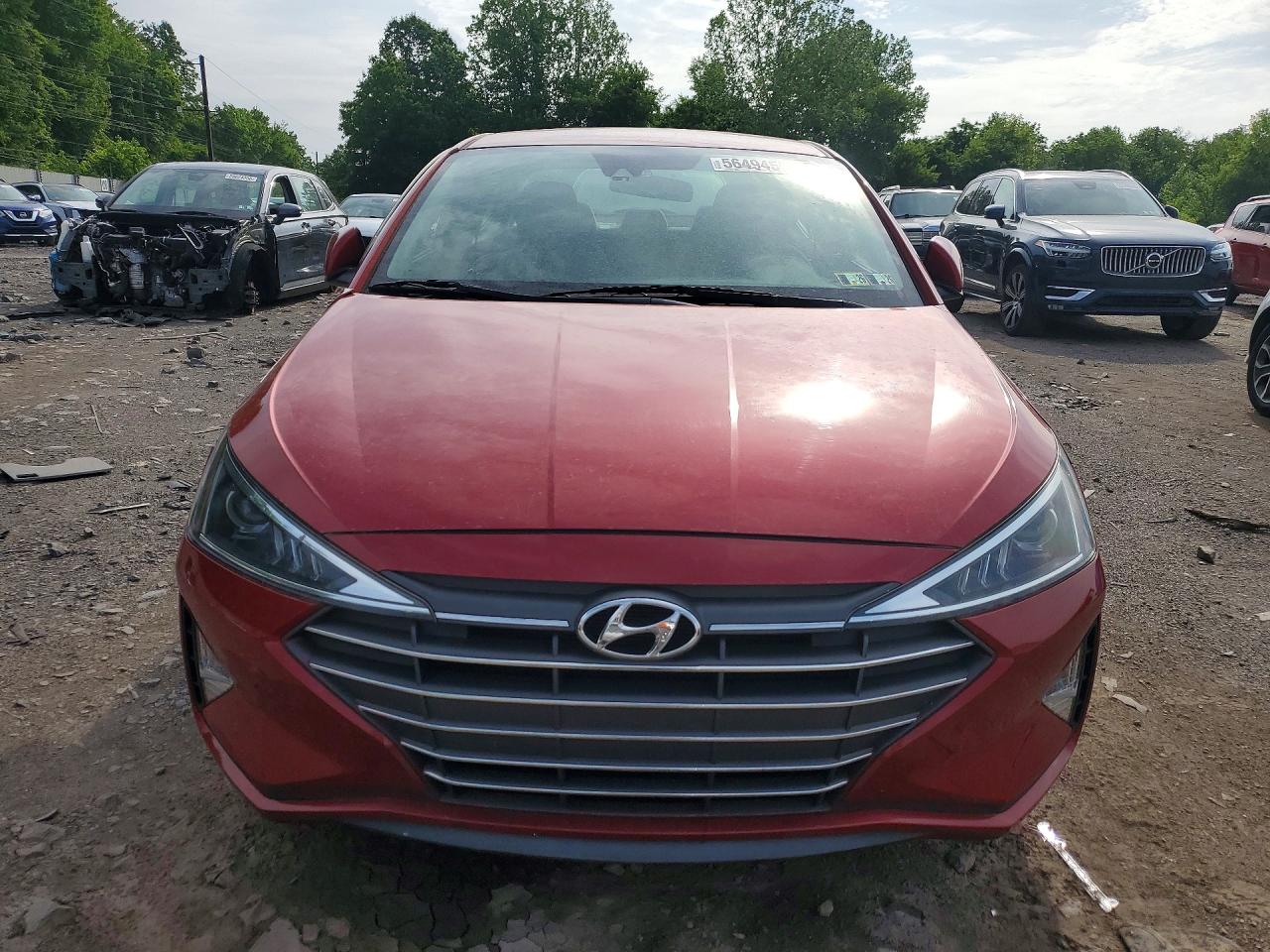 2020 Hyundai Elantra Sel Red vin: 5NPD84LF5LH502463