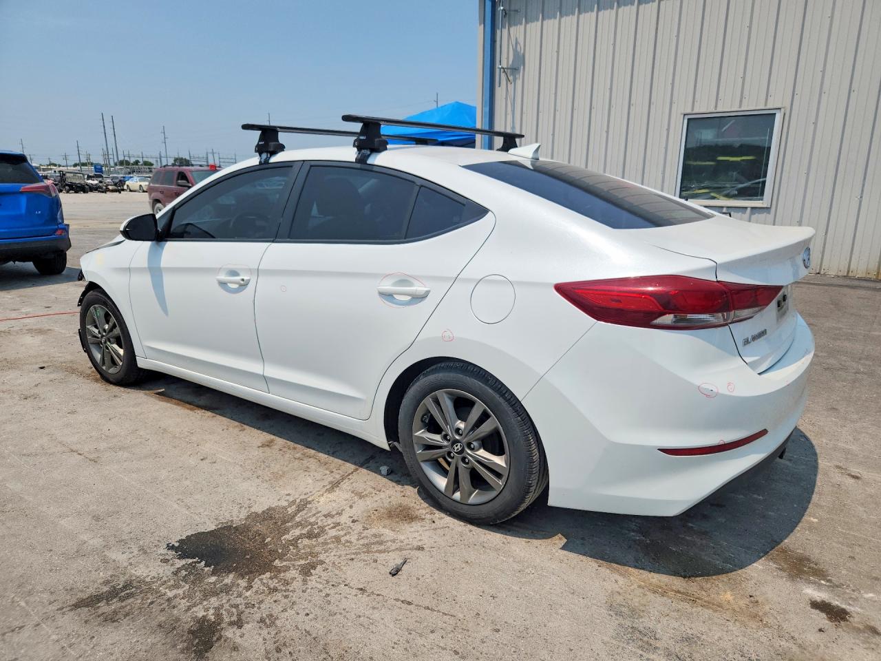 2017 Hyundai Elantra Se White vin: 5NPD84LF6HH000391