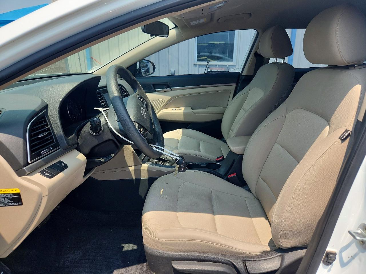 2017 Hyundai Elantra Se White vin: 5NPD84LF6HH000391