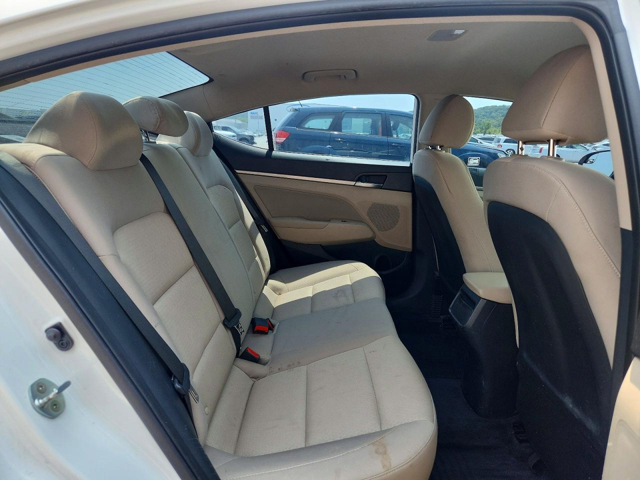 2017 Hyundai Elantra Se White vin: 5NPD84LF6HH000391