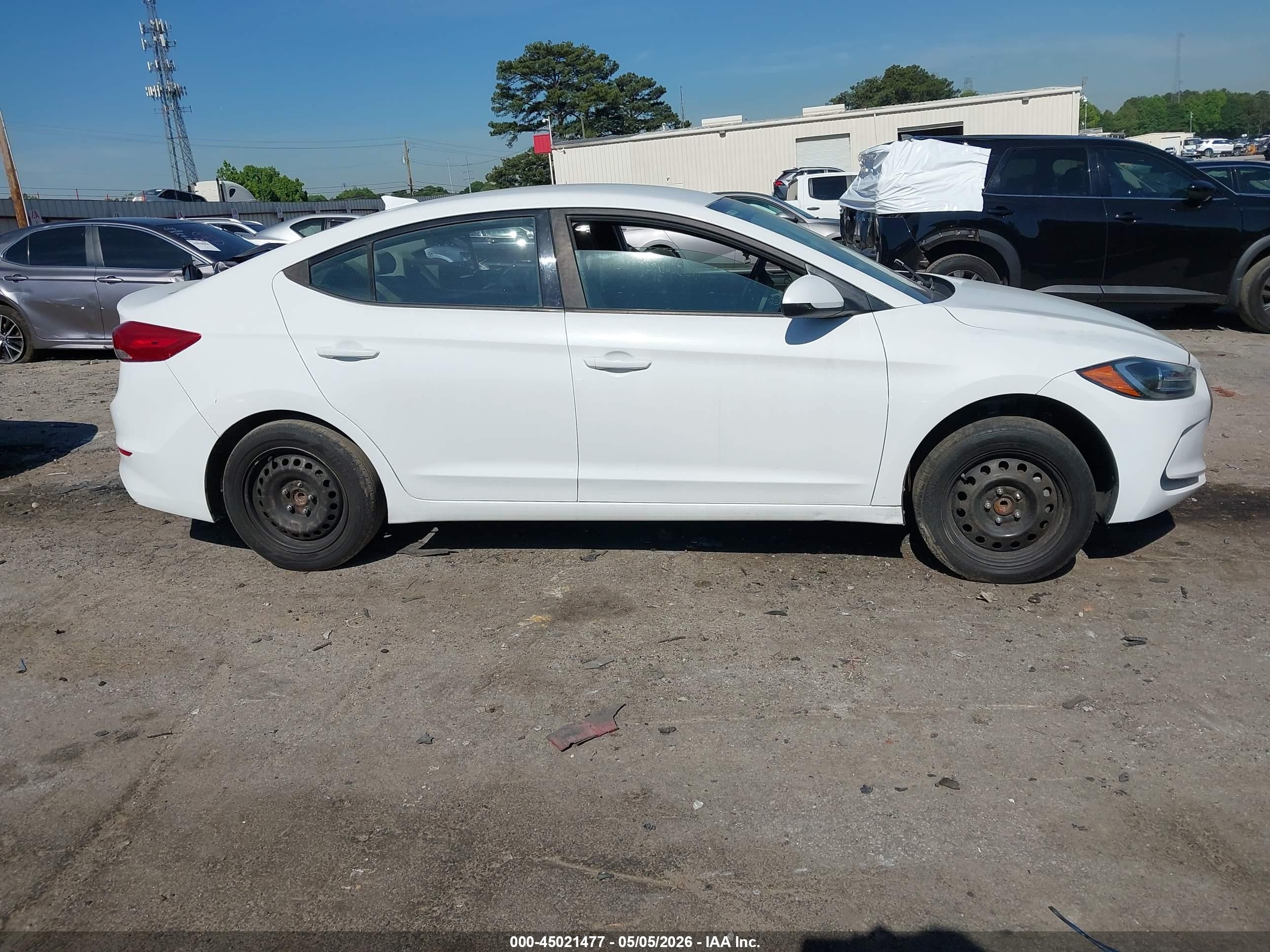 2017 Hyundai Elantra Se White vin: 5NPD84LF6HH147181