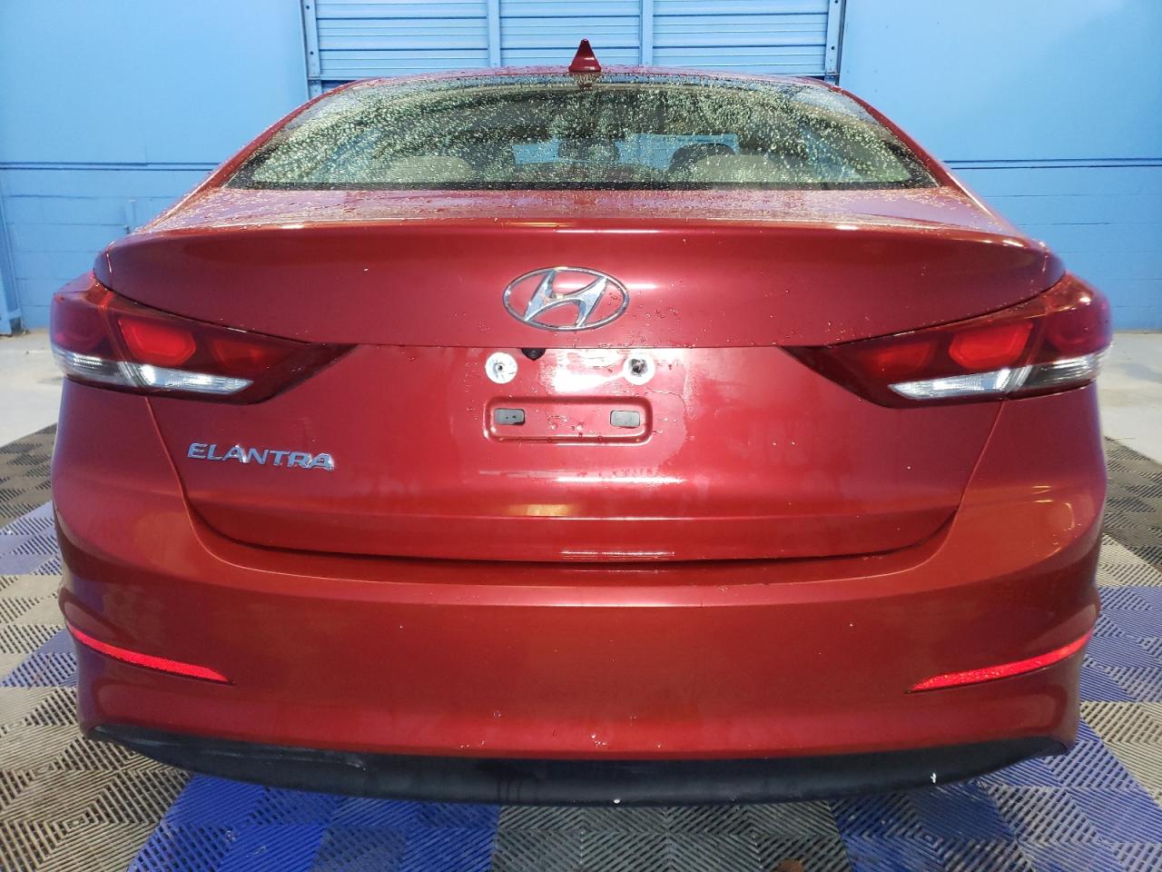 2018 Hyundai Elantra Sel Red vin: 5NPD84LF6JH235721