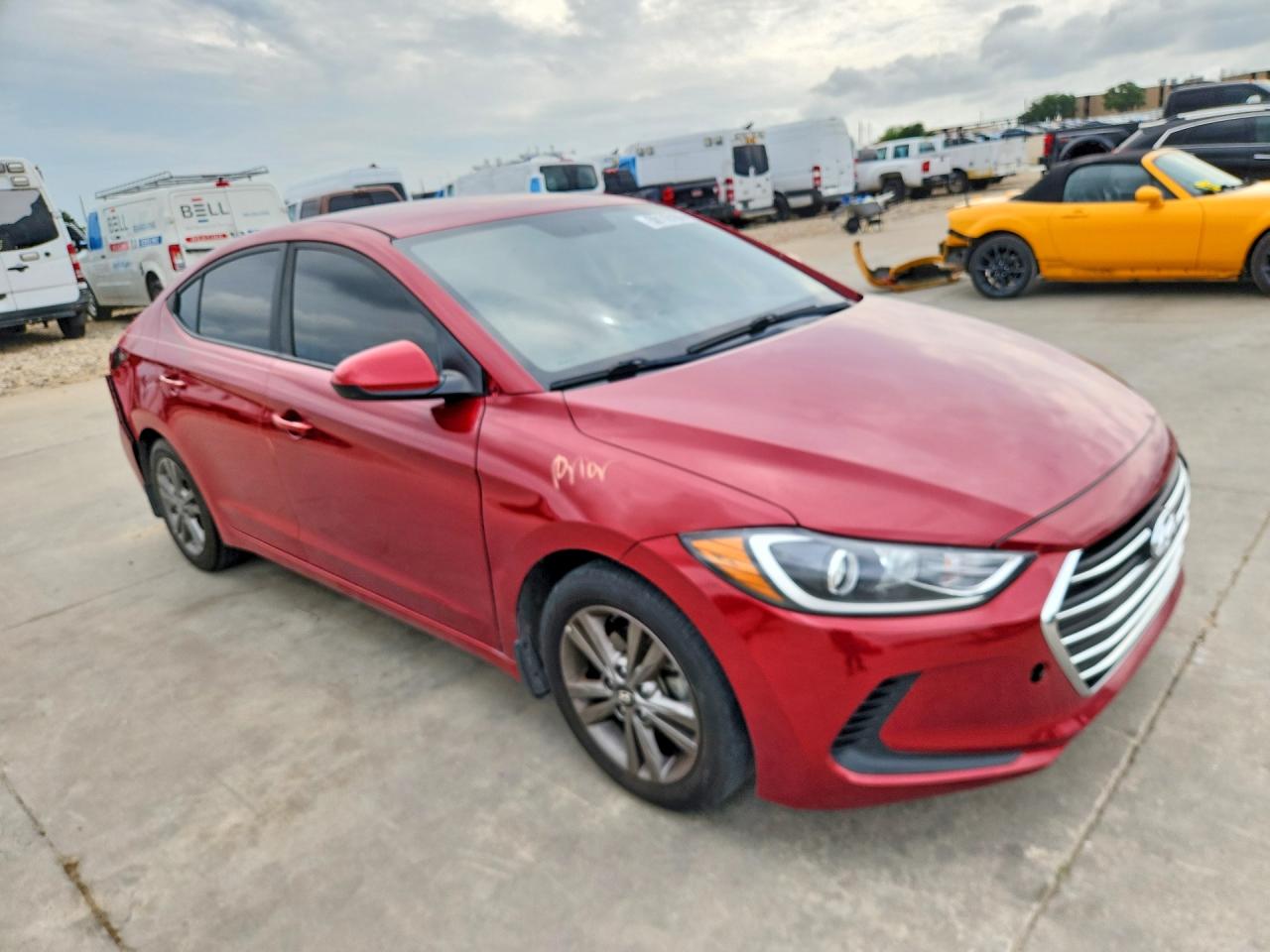 2018 Hyundai Elantra Sel Red vin: 5NPD84LF6JH235721