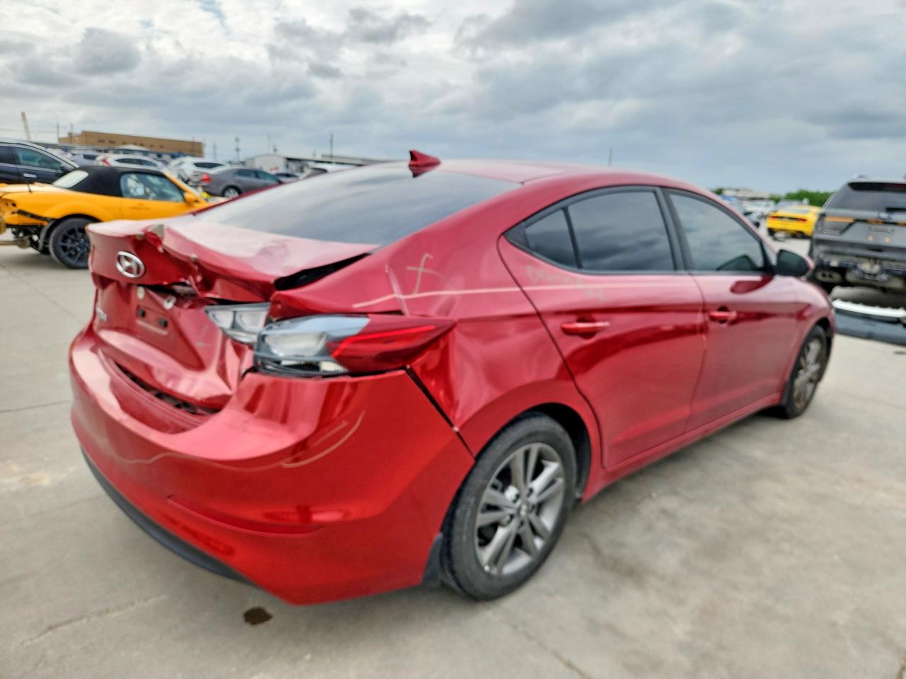 2018 Hyundai Elantra Sel Red vin: 5NPD84LF6JH235721