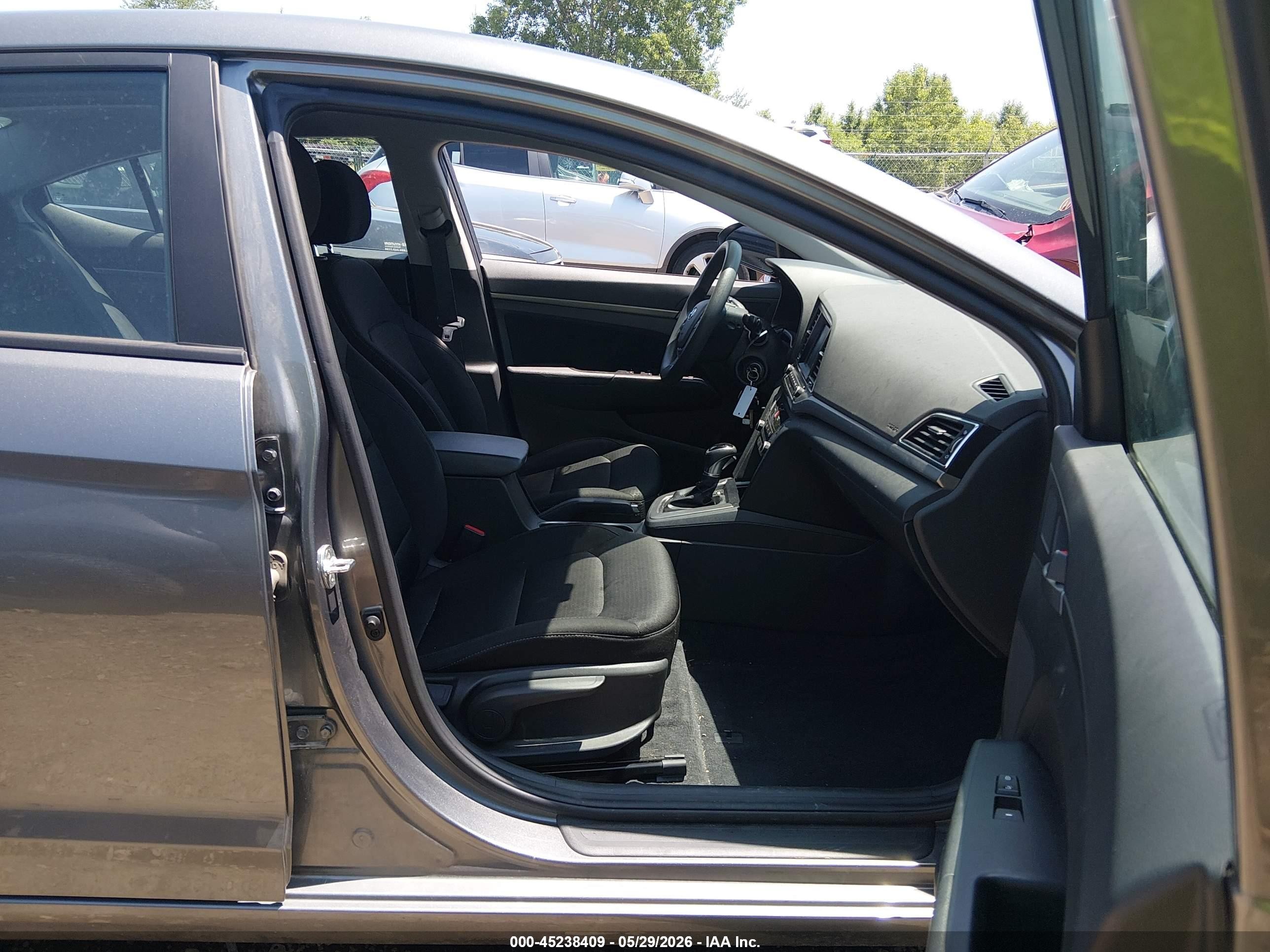 2018 Hyundai Elantra Sel Gray vin: 5NPD84LF6JH286409