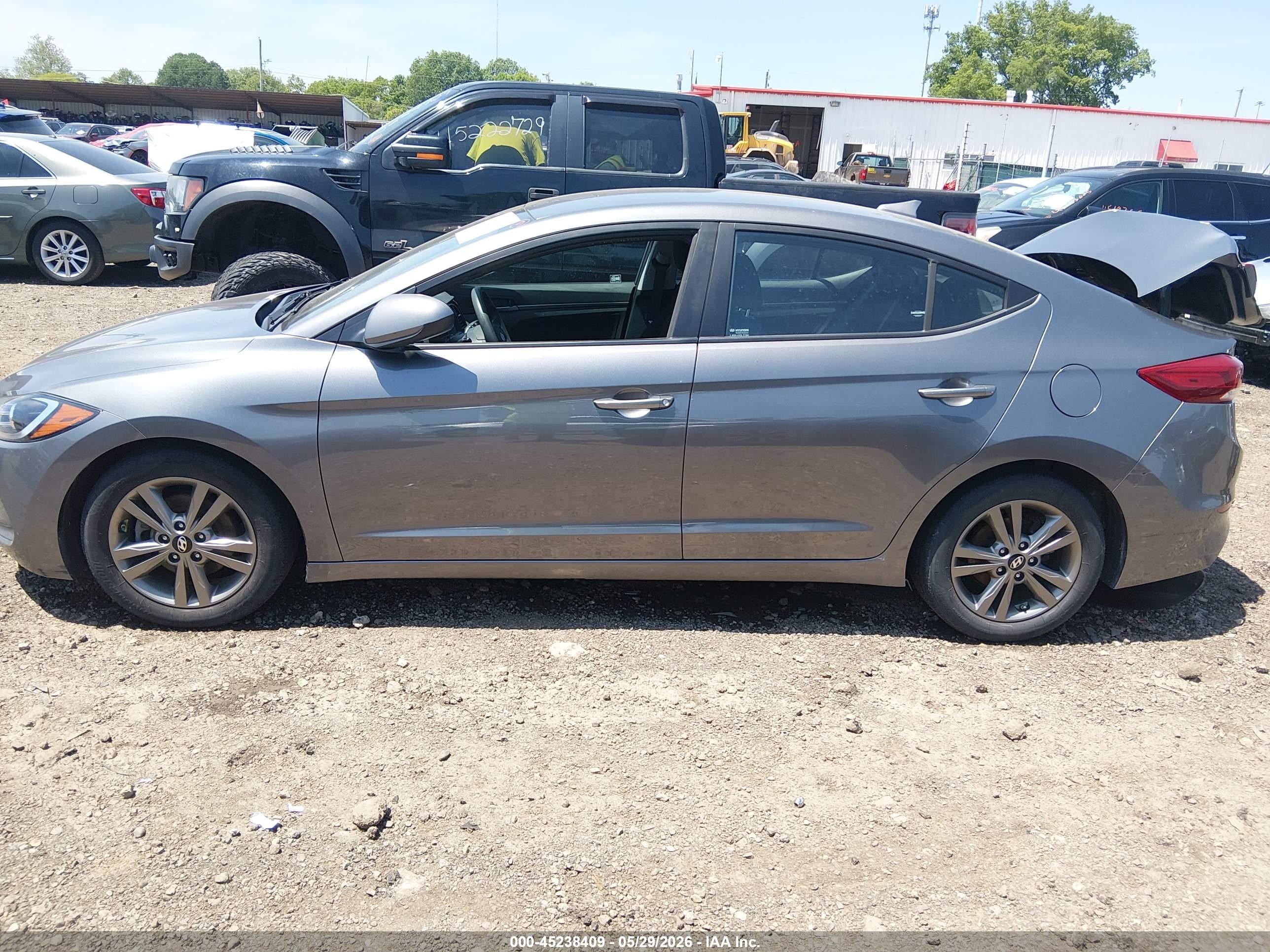 2018 Hyundai Elantra Sel Gray vin: 5NPD84LF6JH286409