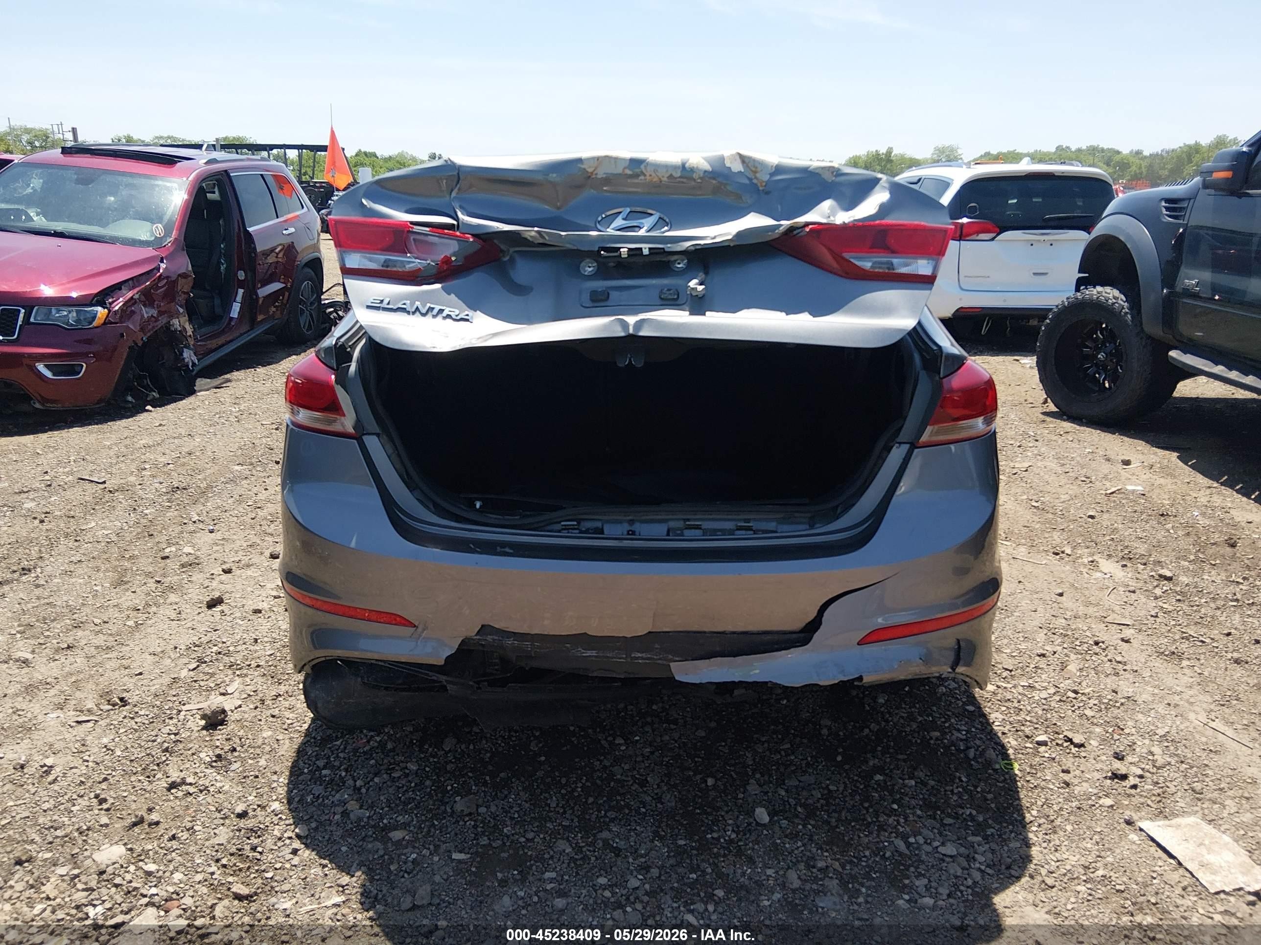 2018 Hyundai Elantra Sel Gray vin: 5NPD84LF6JH286409
