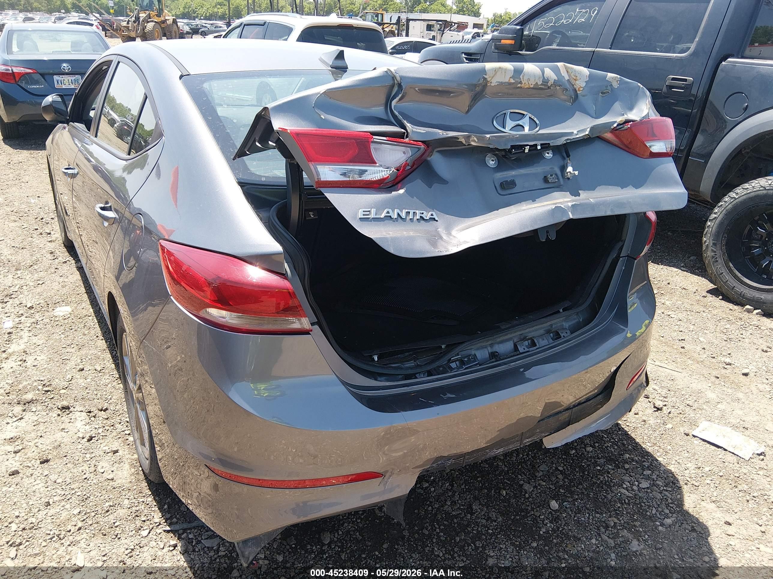2018 Hyundai Elantra Sel Gray vin: 5NPD84LF6JH286409