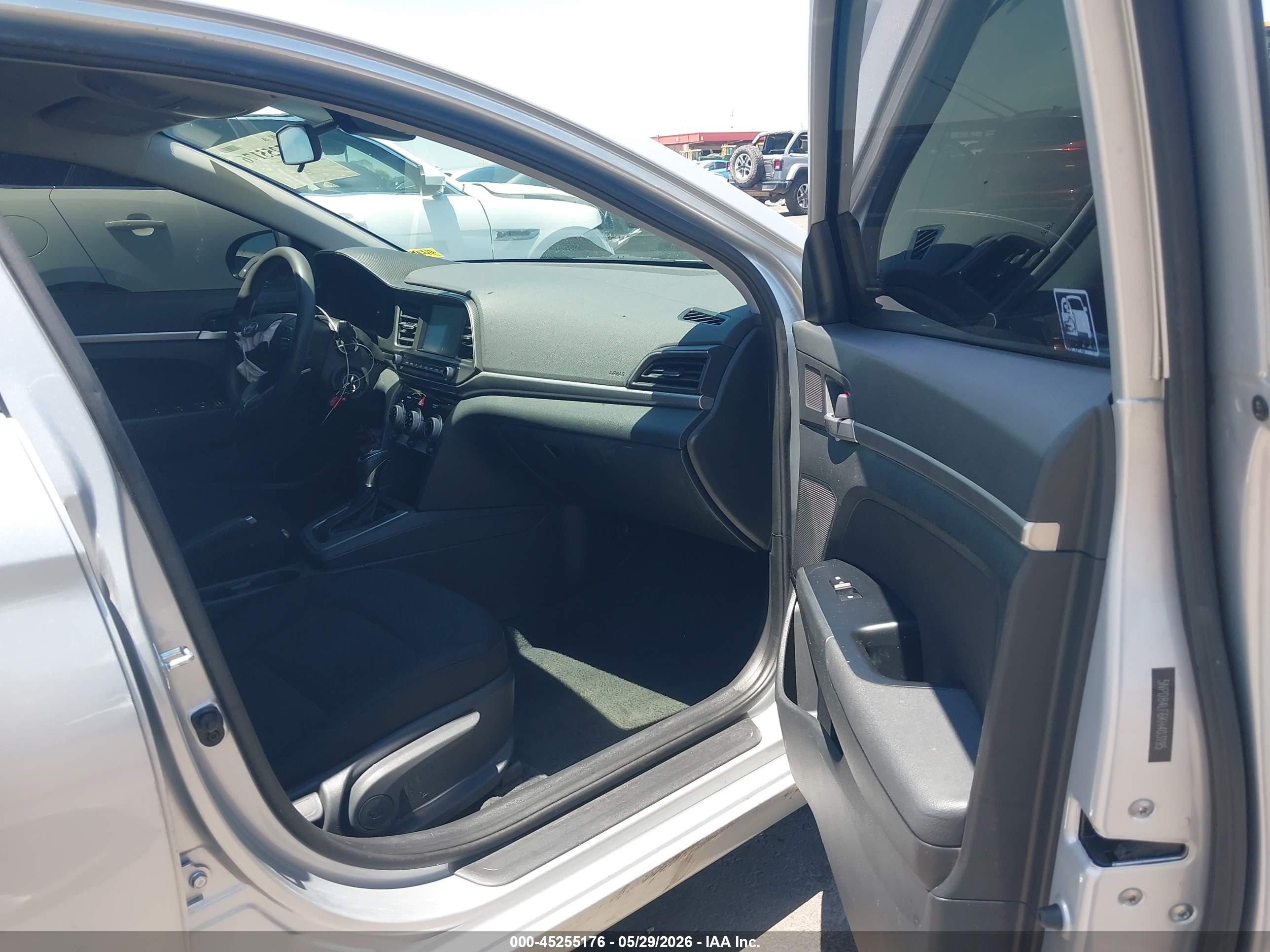 2019 Hyundai Elantra Sel Серебряный vin: 5NPD84LF6KH403195